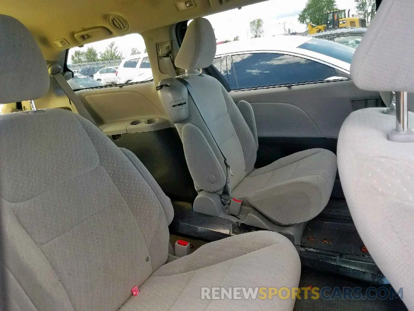 6 fotografías del automóvil dañado 5TDKZ3DC2KS971652 TOYOTA SIENNA LE 2019