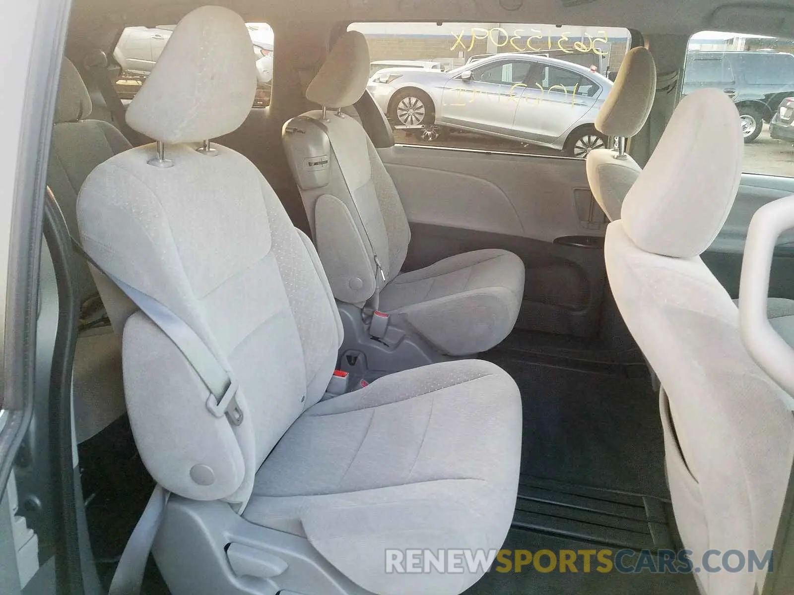 6 fotografías del automóvil dañado 5TDKZ3DC9LS032824 TOYOTA SIENNA LE 2020