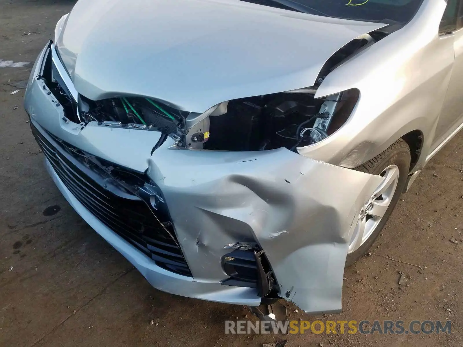 9 fotografías del automóvil dañado 5TDKZ3DC9LS032824 TOYOTA SIENNA LE 2020