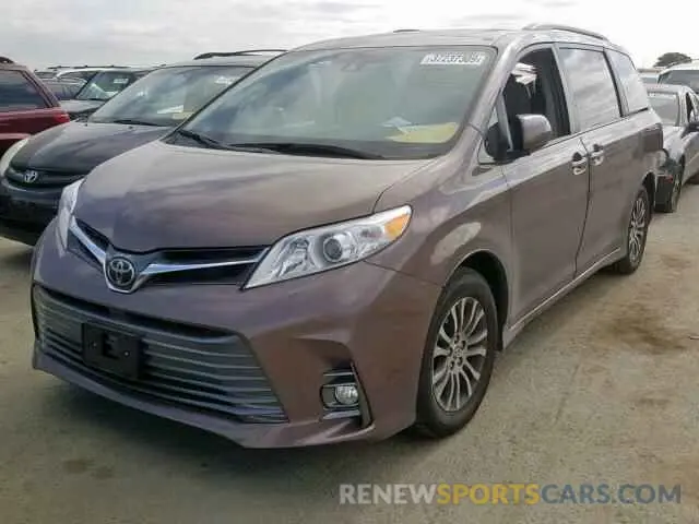2 fotografías del automóvil dañado 5TDYZ3DC1KS978361 TOYOTA SIENNA LIM 2019