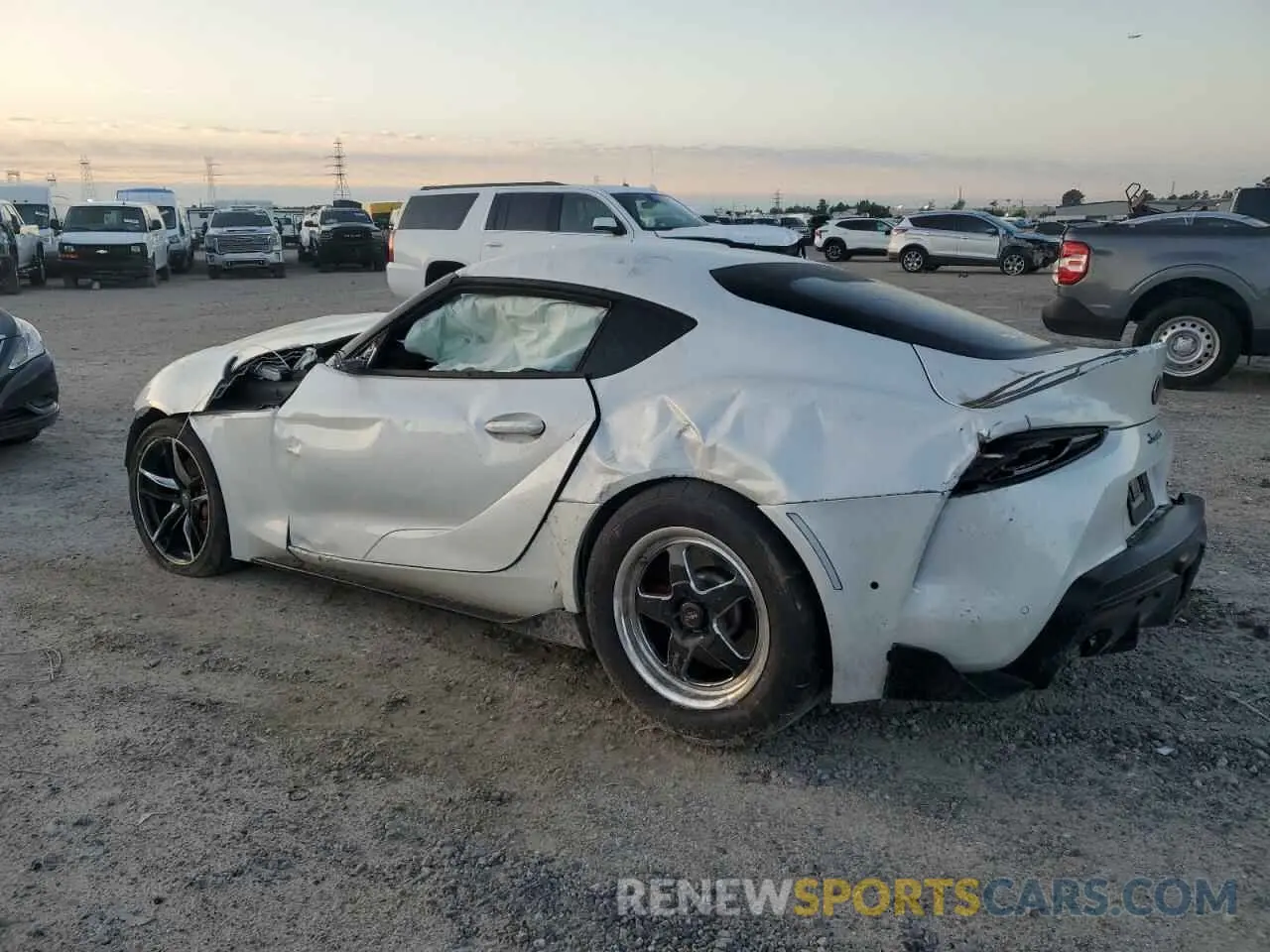 2 fotografías del automóvil dañado WZ1DB4C09LW033158 TOYOTA SUPRA 2020