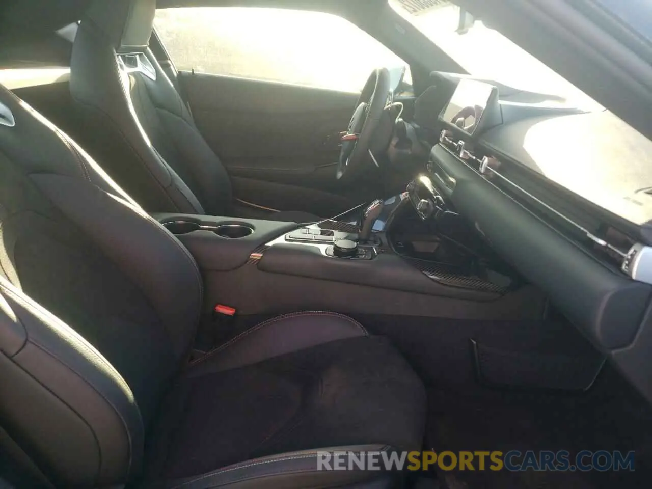 5 fotografías del automóvil dañado WZ1DB2C06MW043605 TOYOTA SUPRA 2021