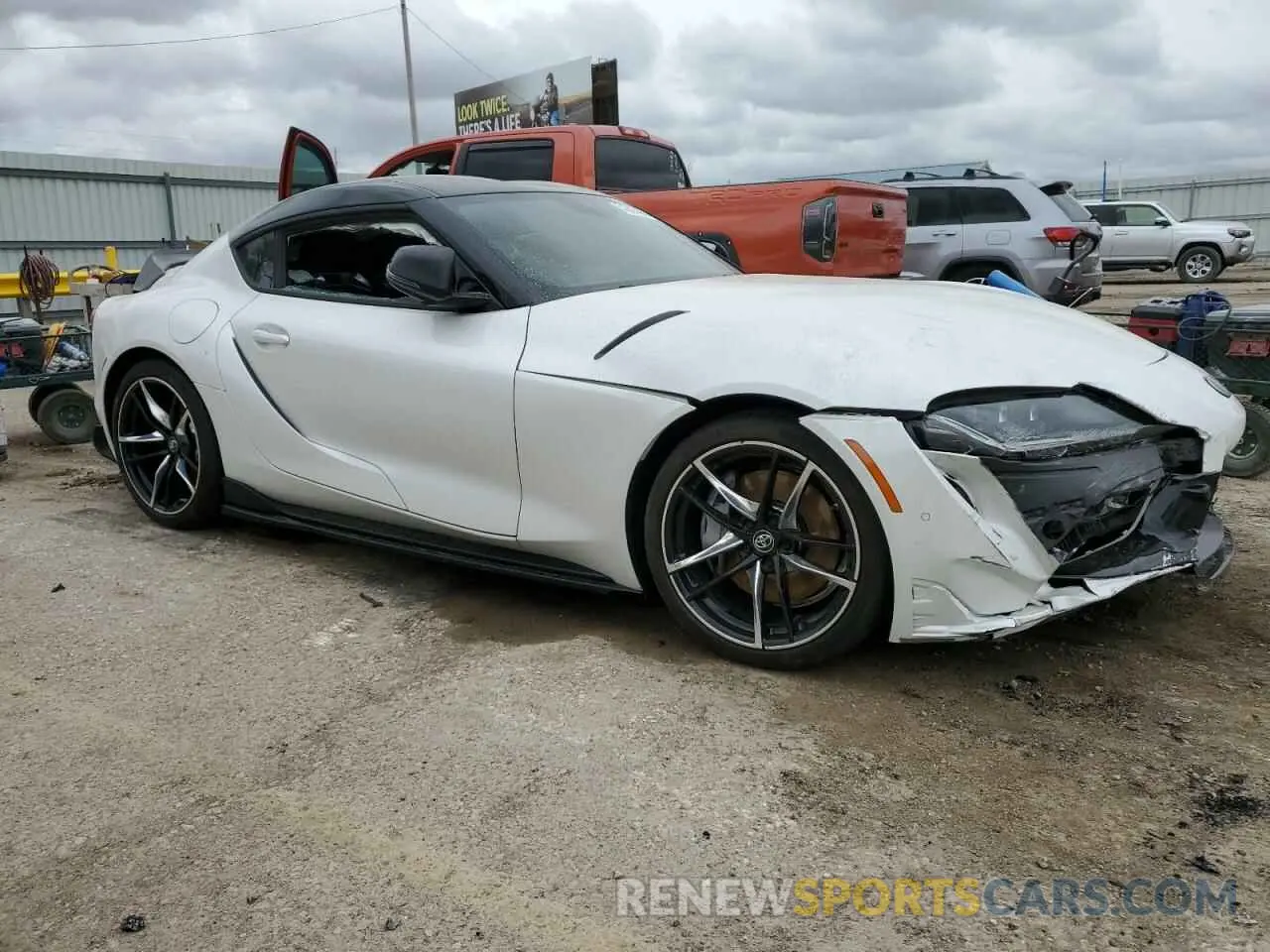 4 fotografías del automóvil dañado WZ1DB0C00NW052340 TOYOTA SUPRA 2022