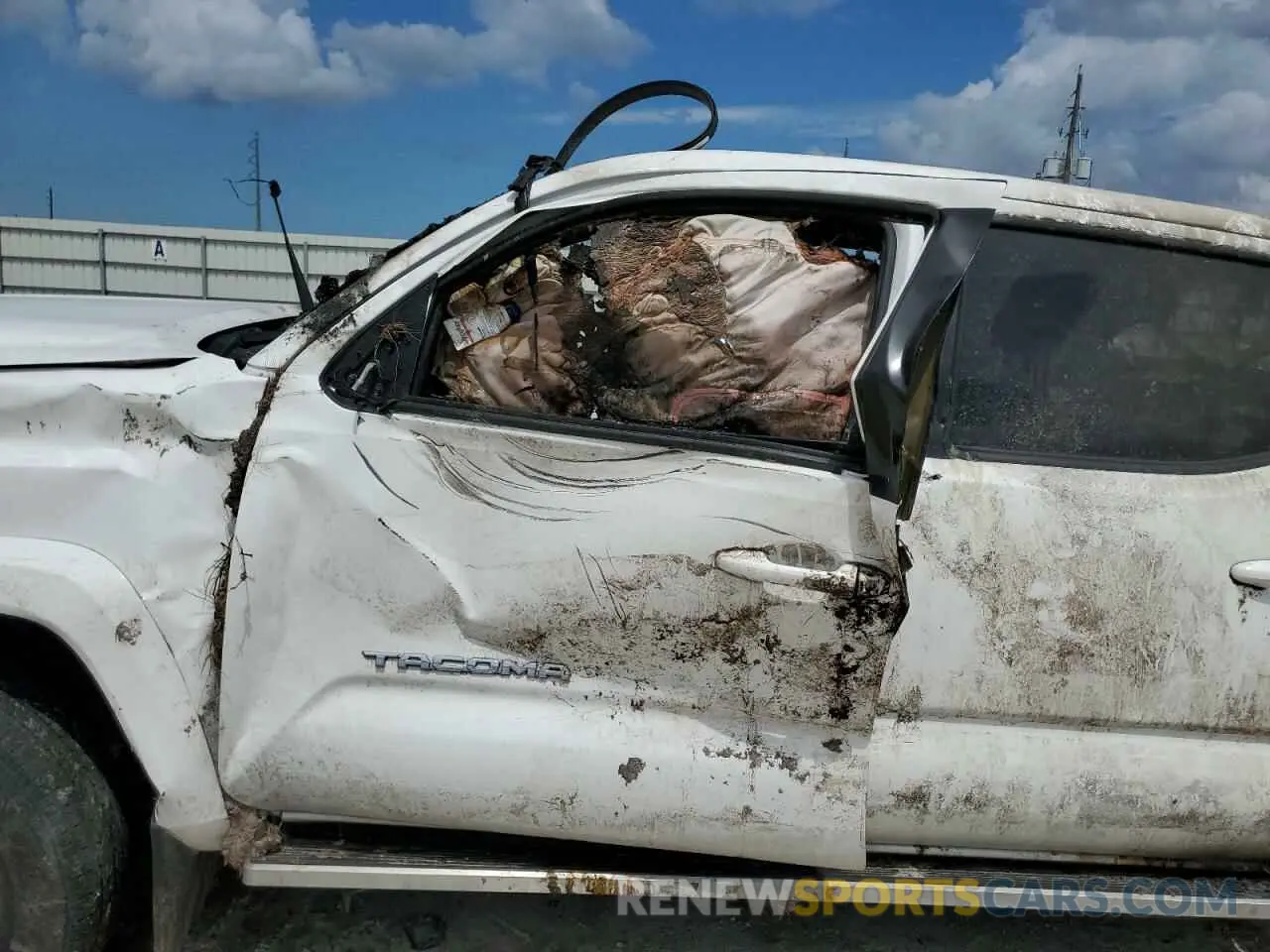 7 fotografías del automóvil dañado 3TMAZ5CN0KM094976 TOYOTA TACOMA 2019