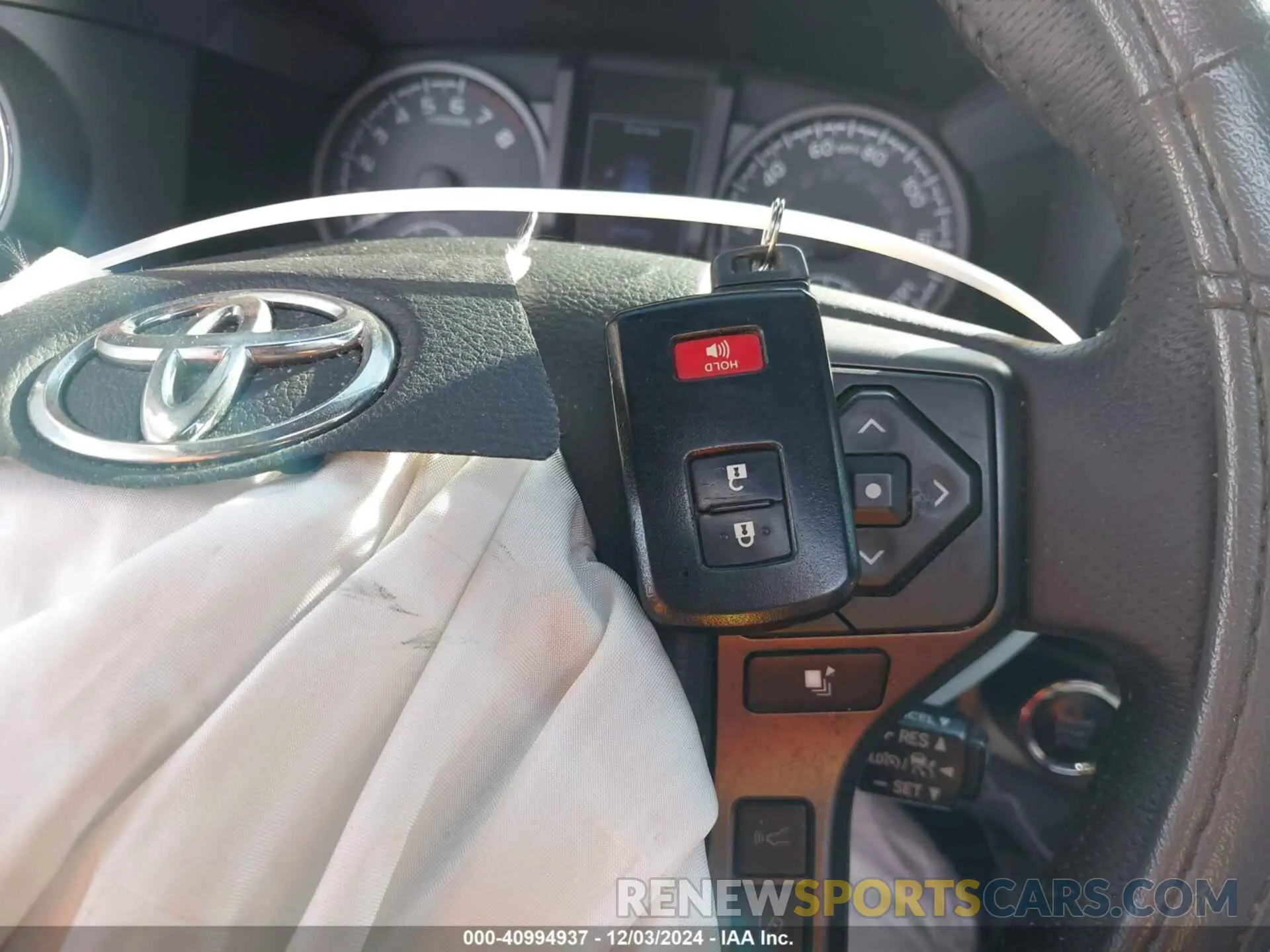 11 fotografías del automóvil dañado 3TMAZ5CN0KM095027 TOYOTA TACOMA 2019