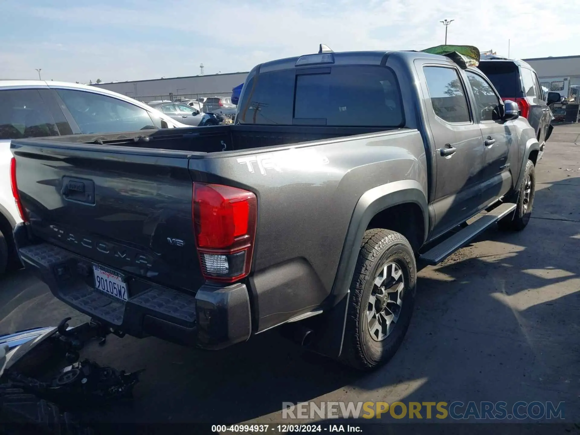 4 fotografías del automóvil dañado 3TMAZ5CN0KM095027 TOYOTA TACOMA 2019