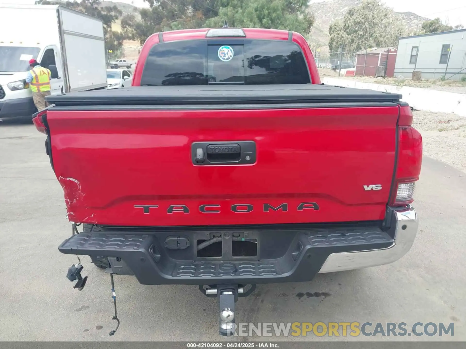 16 fotografías del automóvil dañado 3TMAZ5CN0KM102400 TOYOTA TACOMA 2019