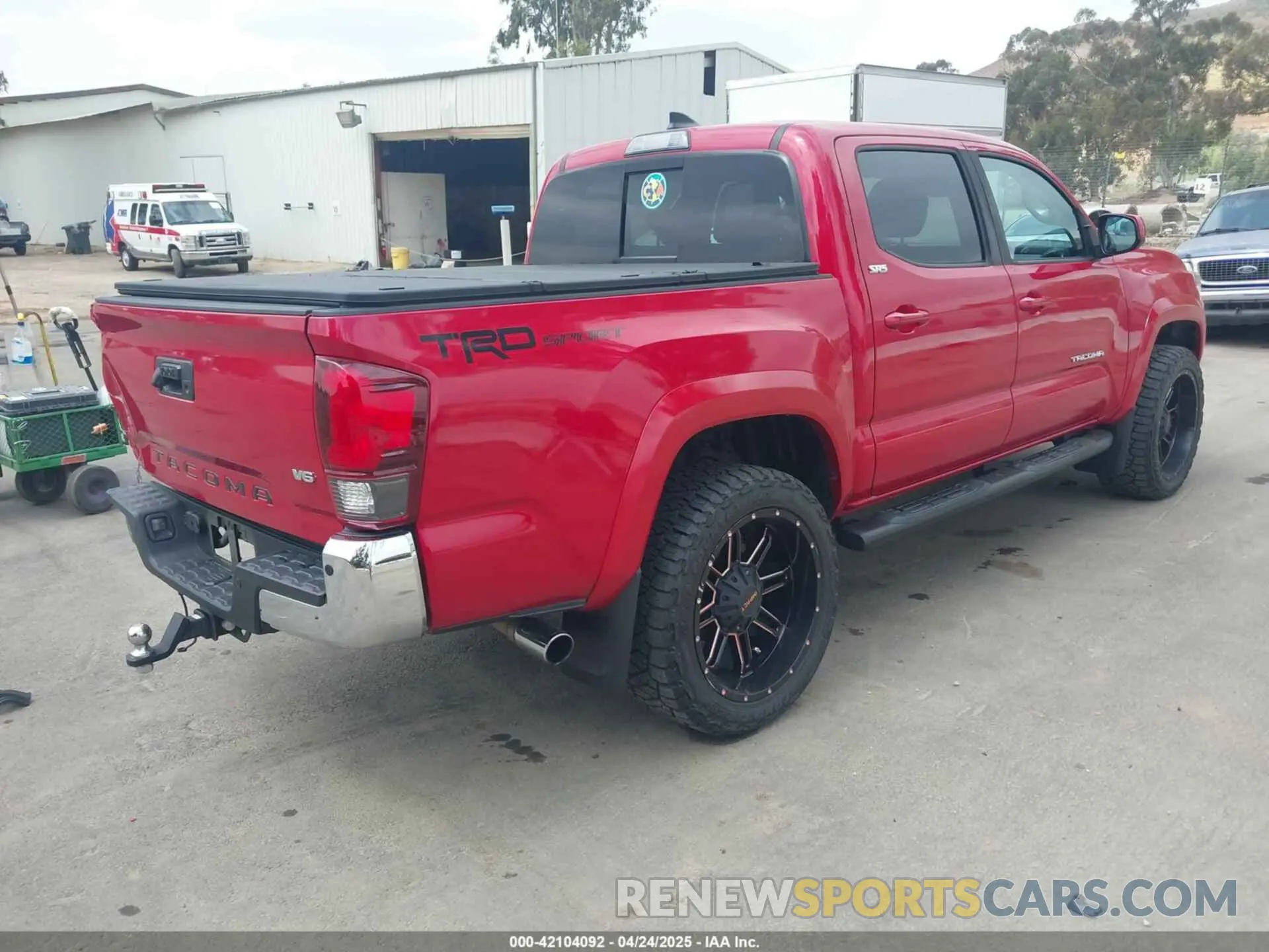 4 fotografías del automóvil dañado 3TMAZ5CN0KM102400 TOYOTA TACOMA 2019