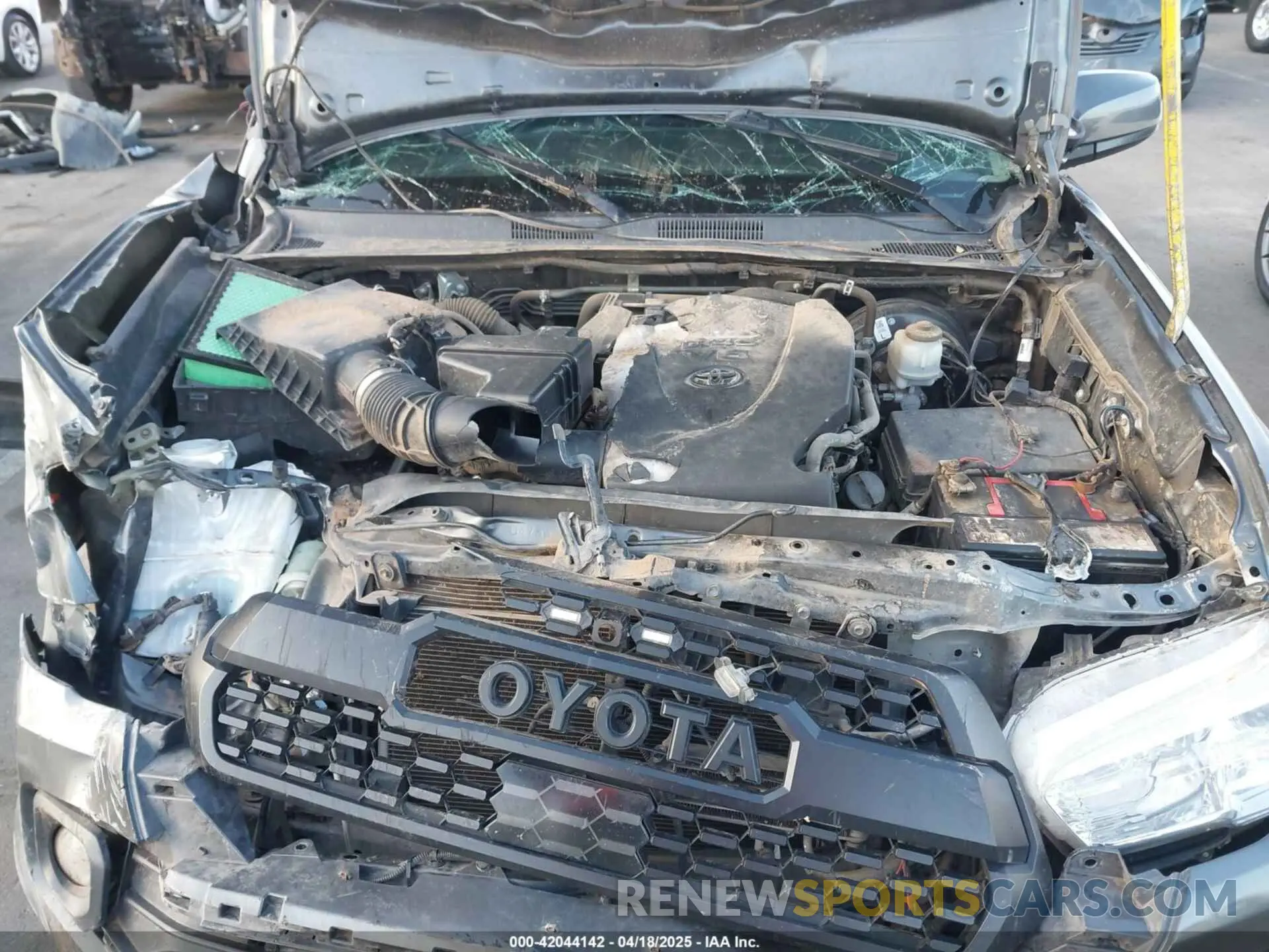 10 fotografías del automóvil dañado 3TMAZ5CN0KM104096 TOYOTA TACOMA 2019