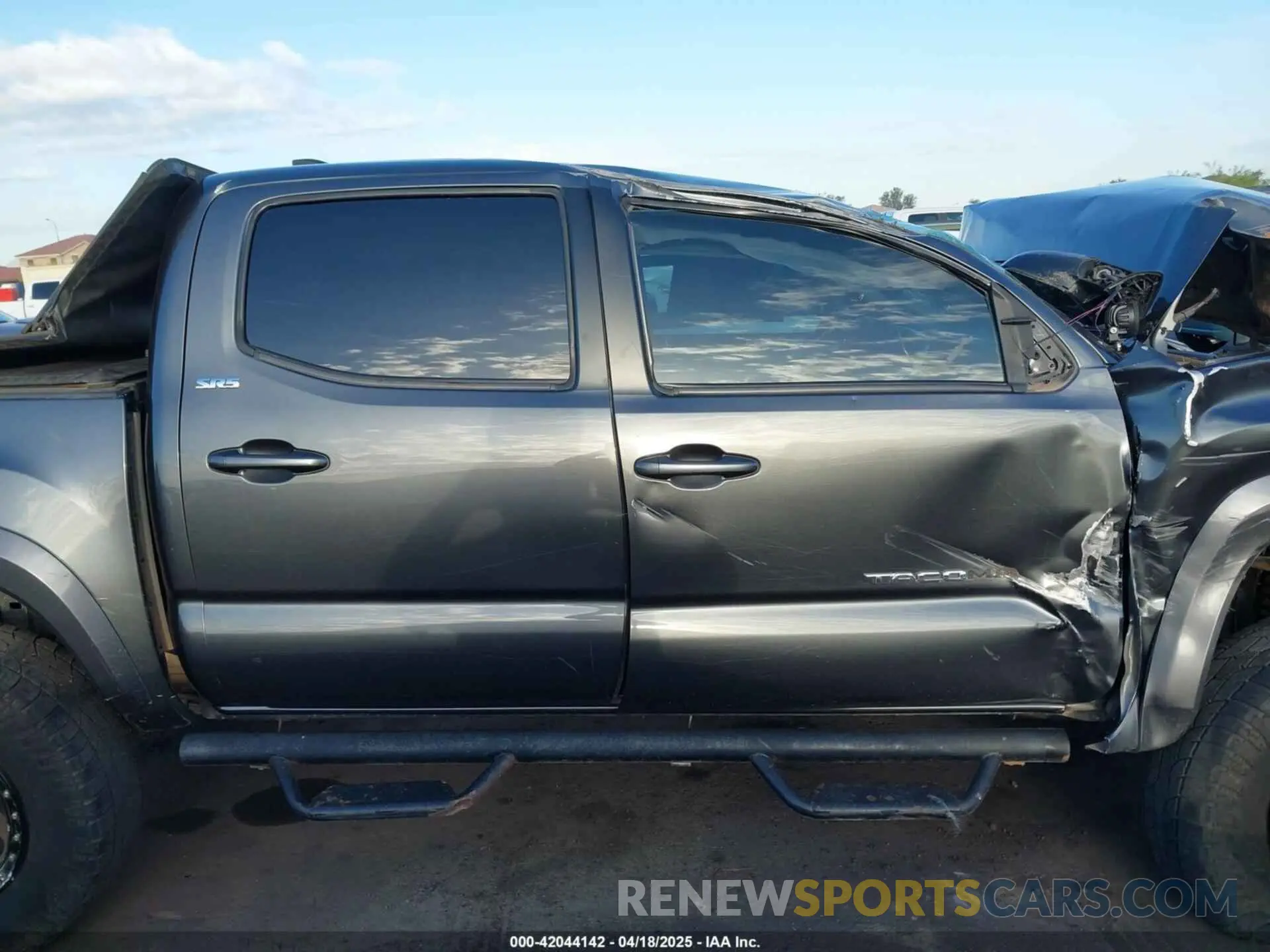 13 fotografías del automóvil dañado 3TMAZ5CN0KM104096 TOYOTA TACOMA 2019