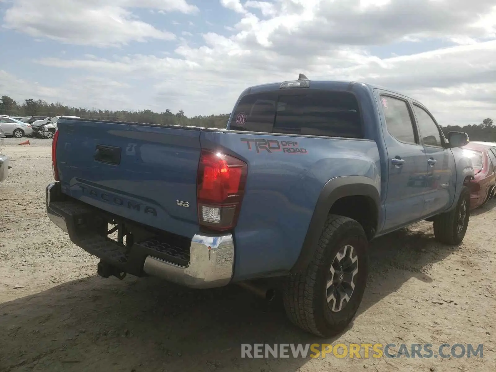 4 fotografías del automóvil dañado 3TMAZ5CN0KM110447 TOYOTA TACOMA 2019
