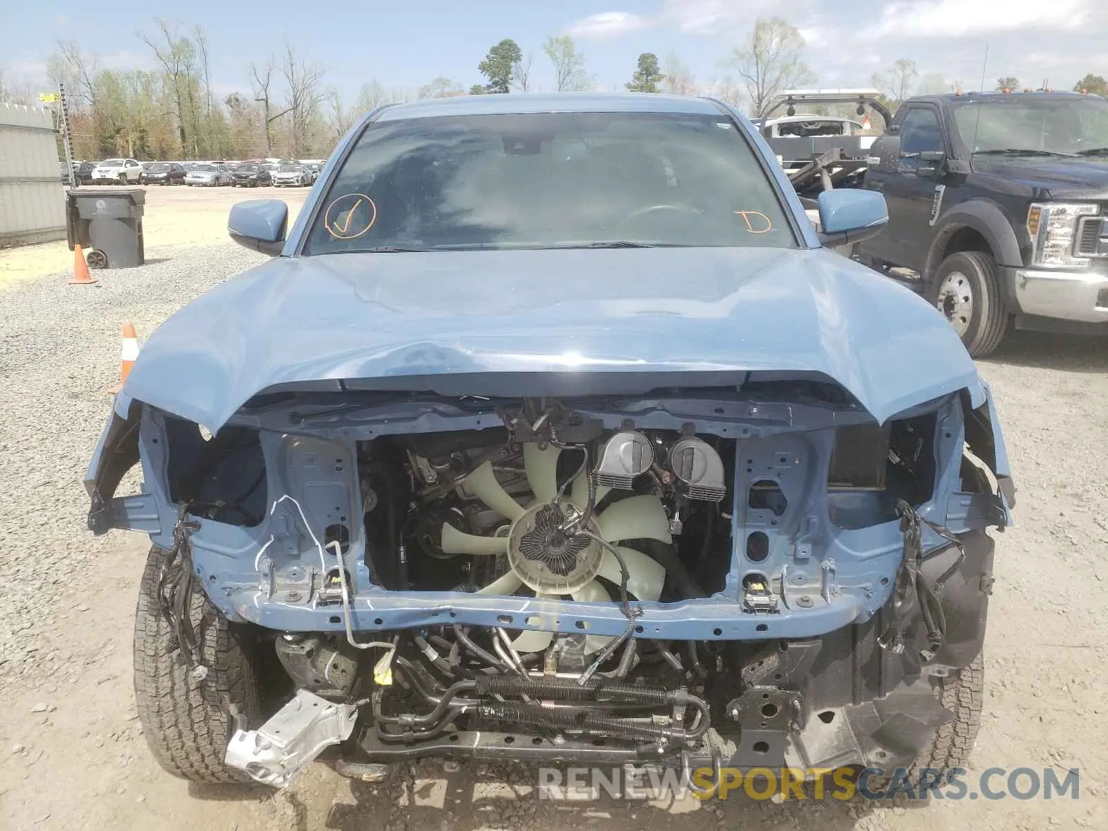 7 fotografías del automóvil dañado 3TMAZ5CN0KM110447 TOYOTA TACOMA 2019