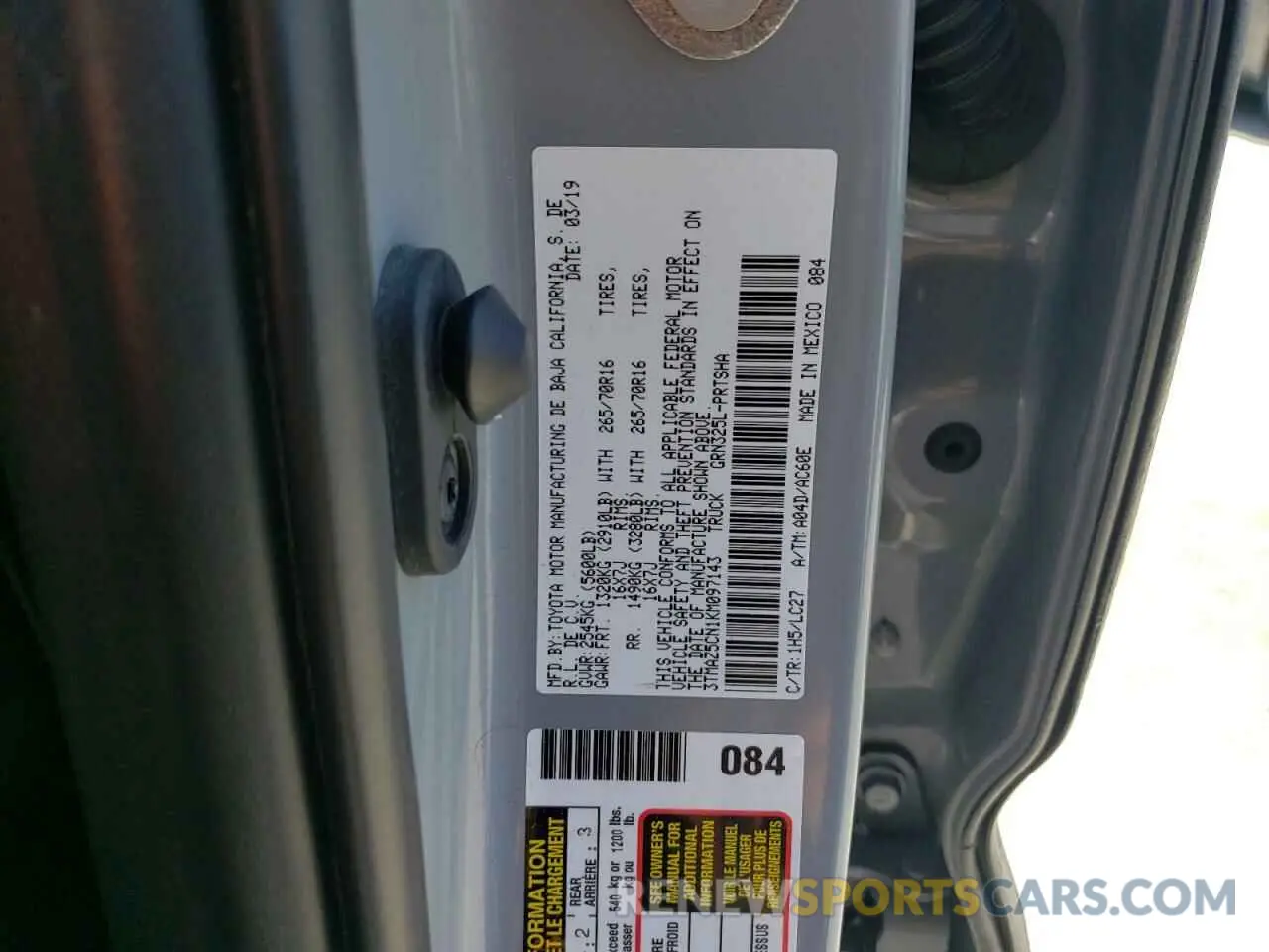 12 fotografías del automóvil dañado 3TMAZ5CN1KM097143 TOYOTA TACOMA 2019