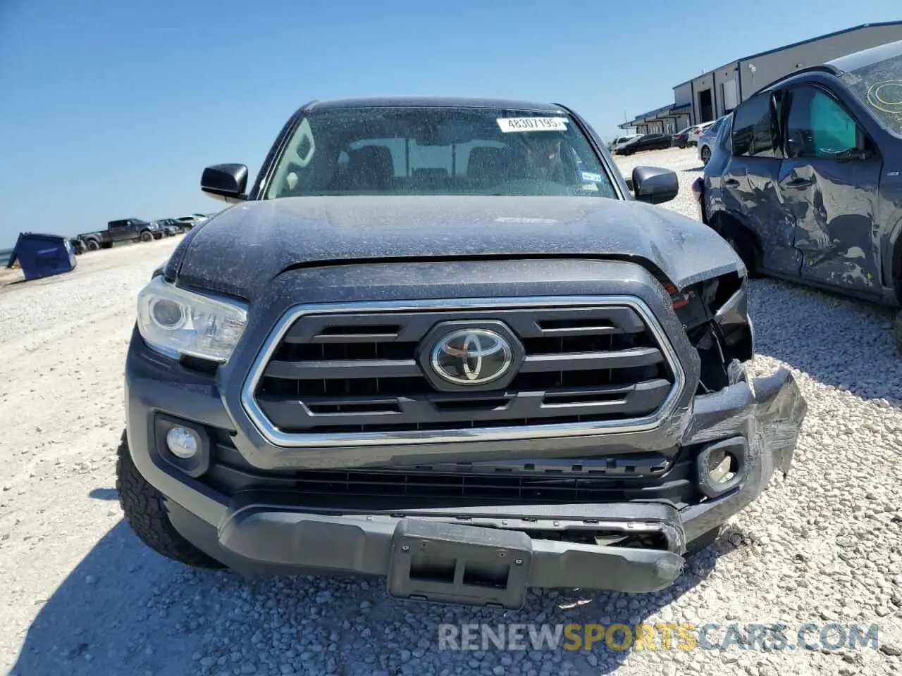 5 fotografías del automóvil dañado 3TMAZ5CN1KM097949 TOYOTA TACOMA 2019