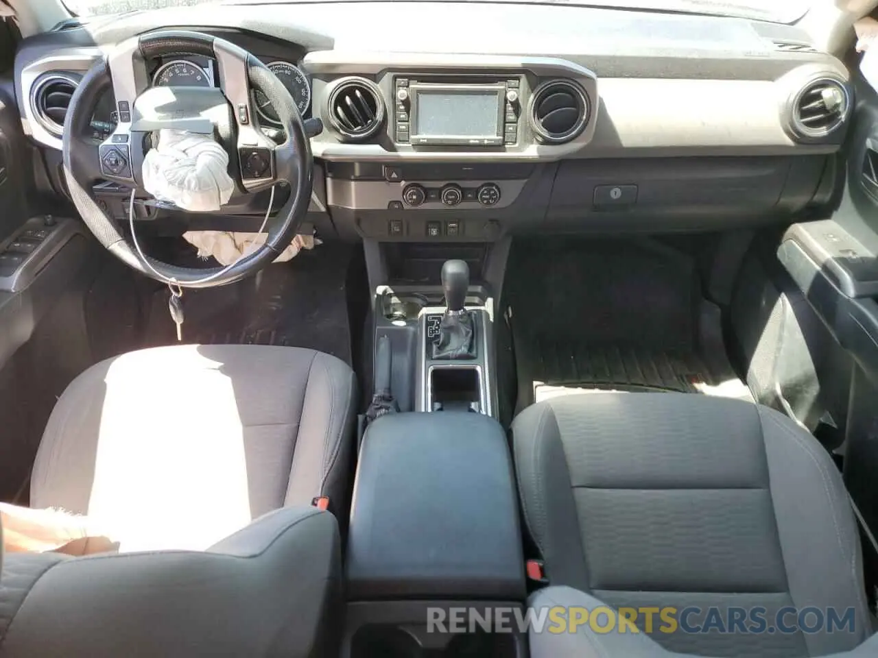 8 fotografías del automóvil dañado 3TMAZ5CN1KM097949 TOYOTA TACOMA 2019