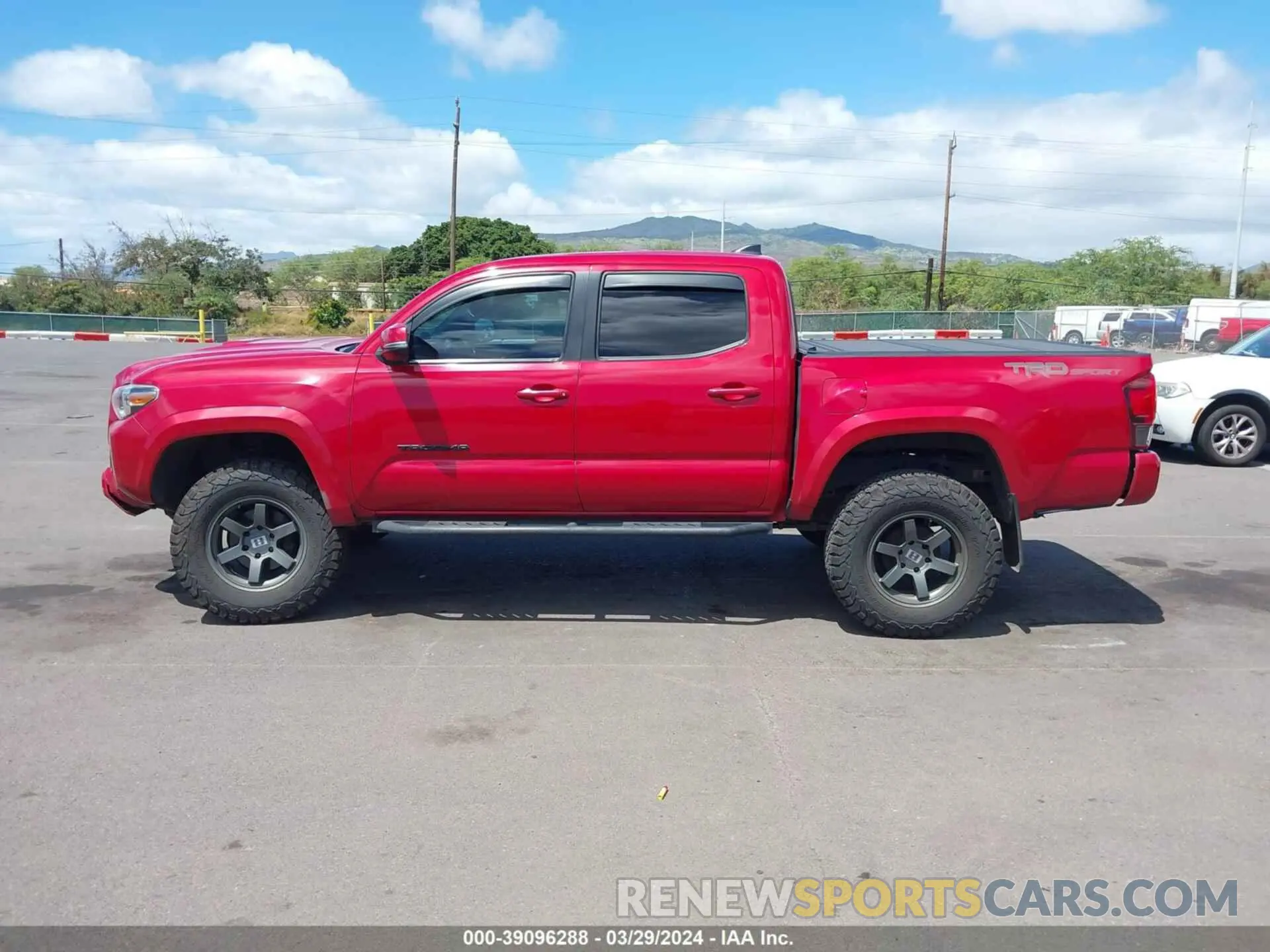 14 fotografías del automóvil dañado 3TMAZ5CN1KM102292 TOYOTA TACOMA 2019