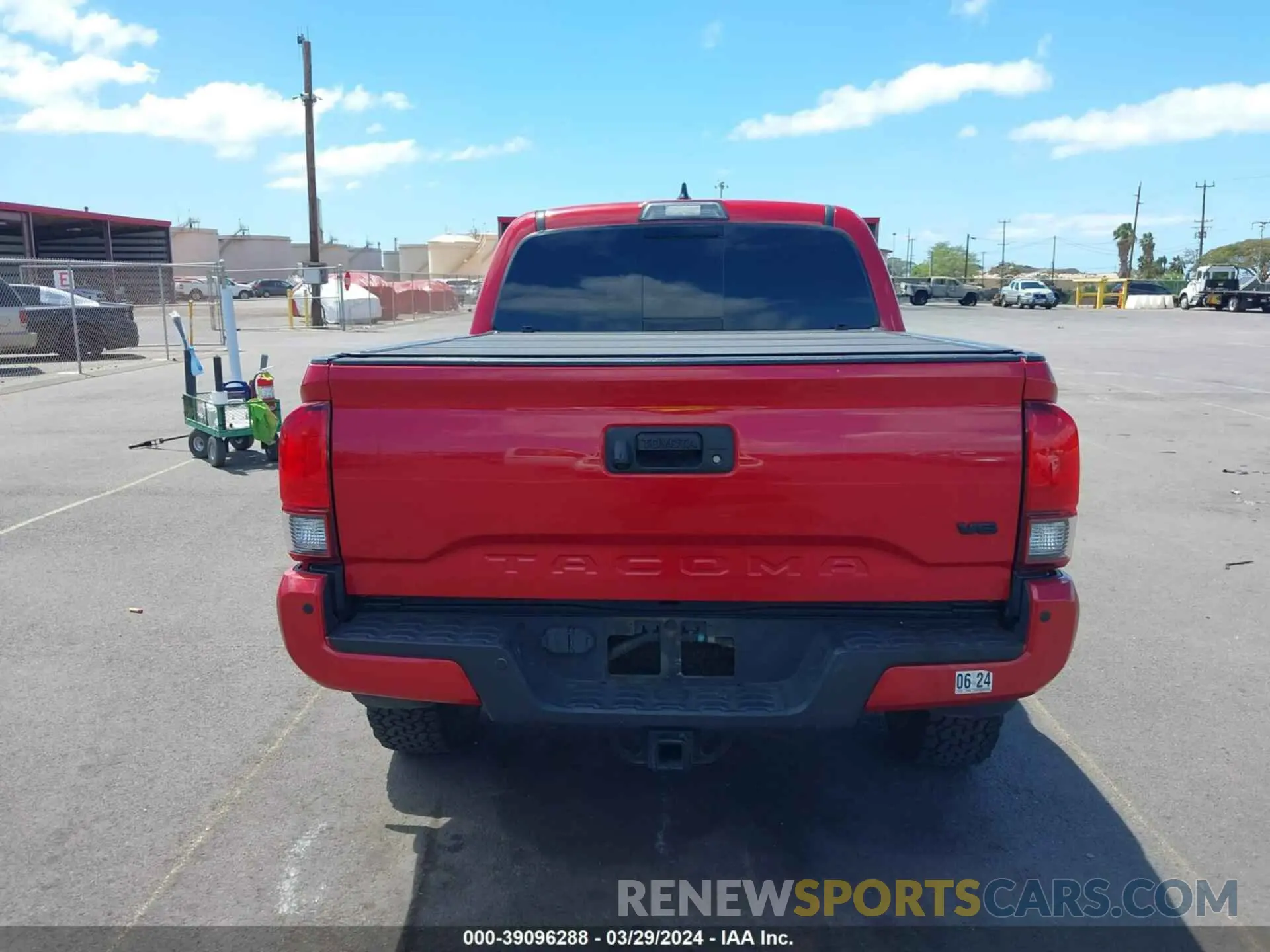 16 fotografías del automóvil dañado 3TMAZ5CN1KM102292 TOYOTA TACOMA 2019