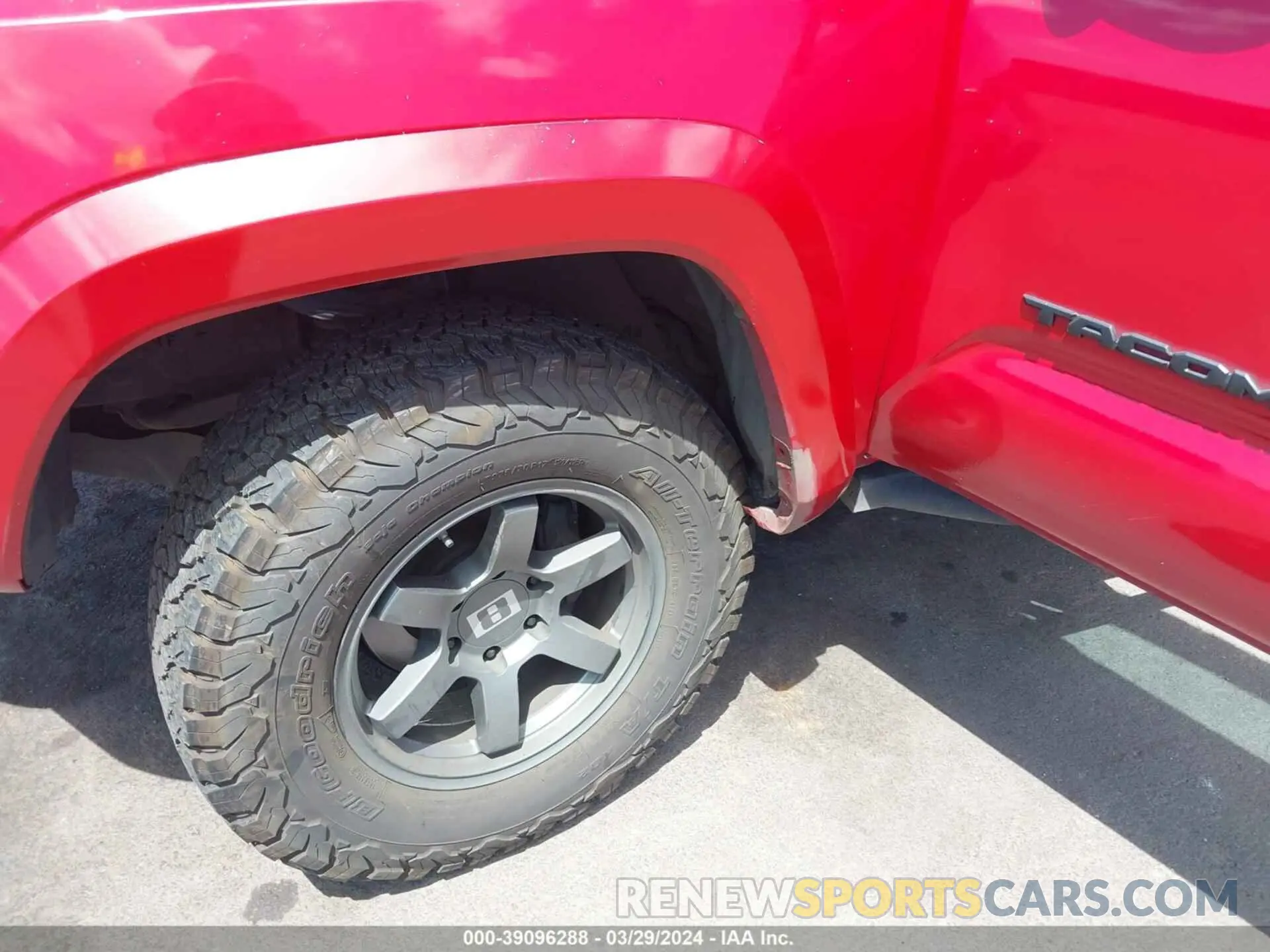 17 fotografías del automóvil dañado 3TMAZ5CN1KM102292 TOYOTA TACOMA 2019