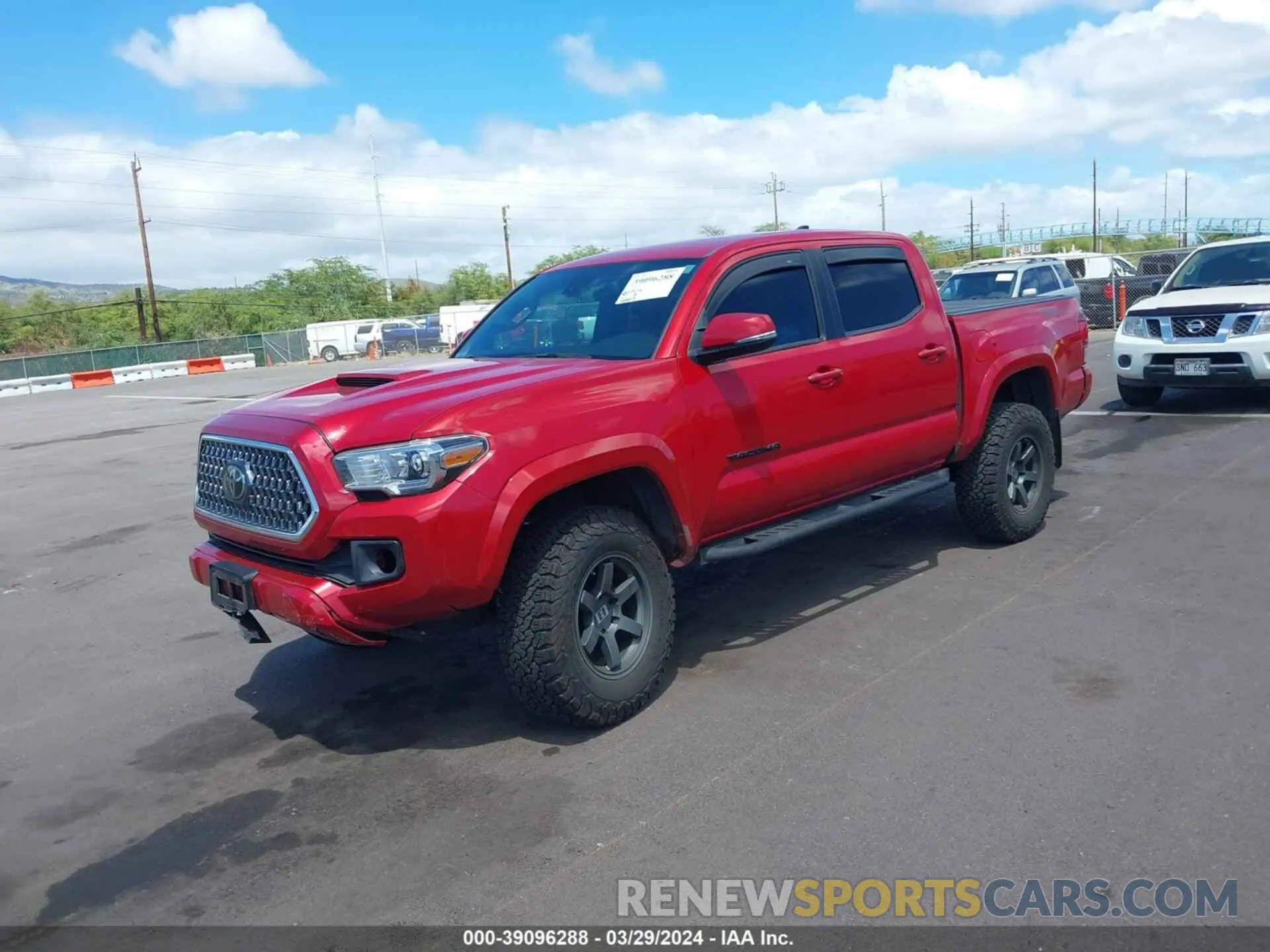 2 fotografías del automóvil dañado 3TMAZ5CN1KM102292 TOYOTA TACOMA 2019