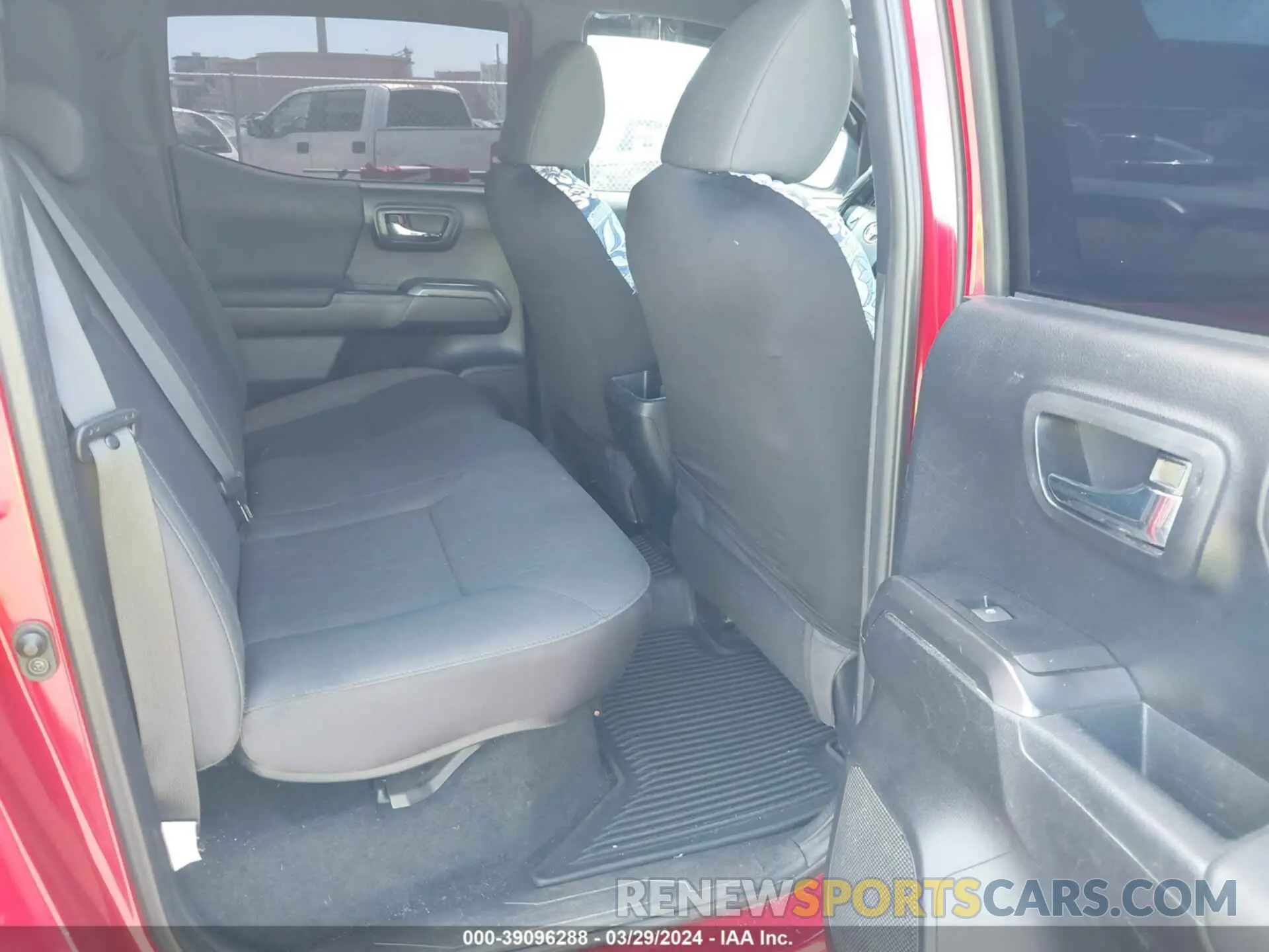 8 fotografías del automóvil dañado 3TMAZ5CN1KM102292 TOYOTA TACOMA 2019
