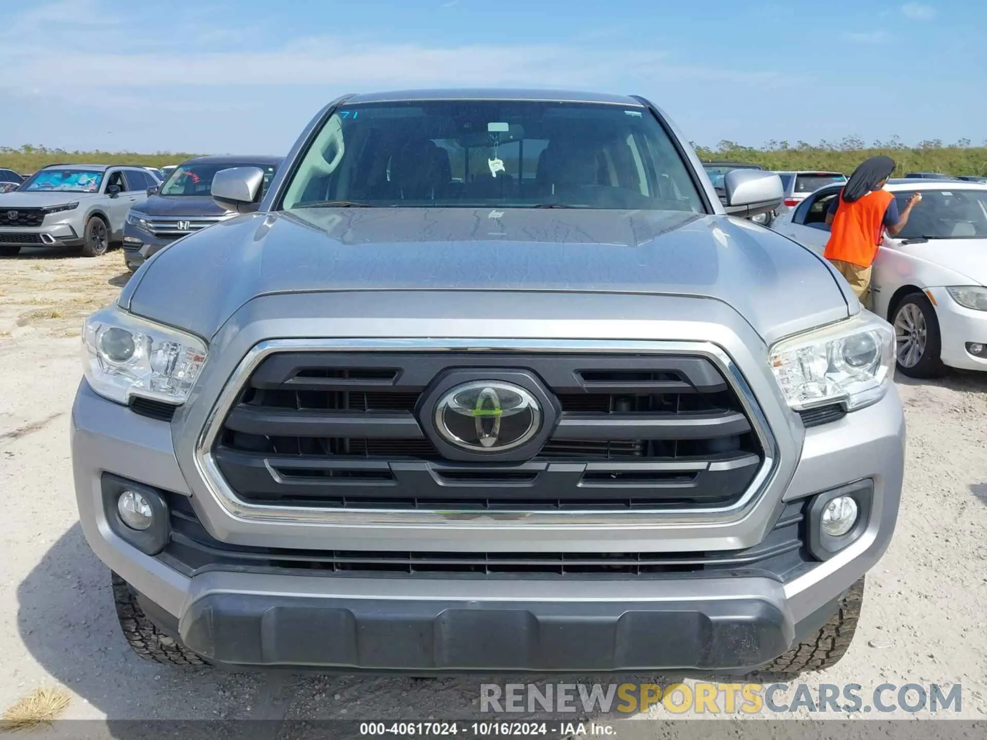 6 fotografías del automóvil dañado 3TMAZ5CN1KM106097 TOYOTA TACOMA 2019