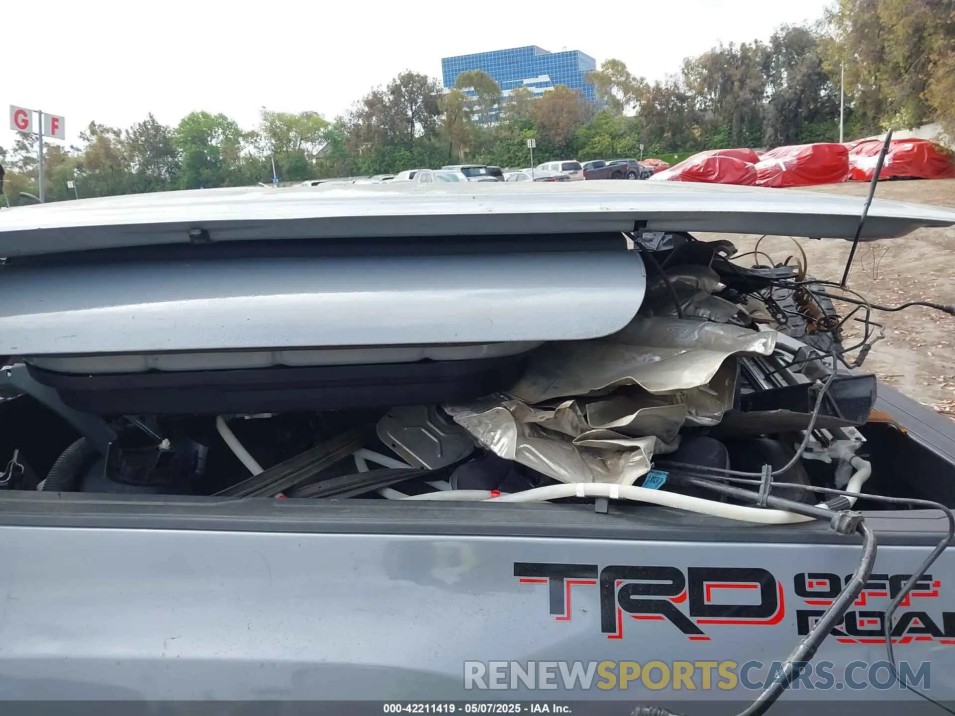 11 fotografías del automóvil dañado 3TMAZ5CN1KM108478 TOYOTA TACOMA 2019