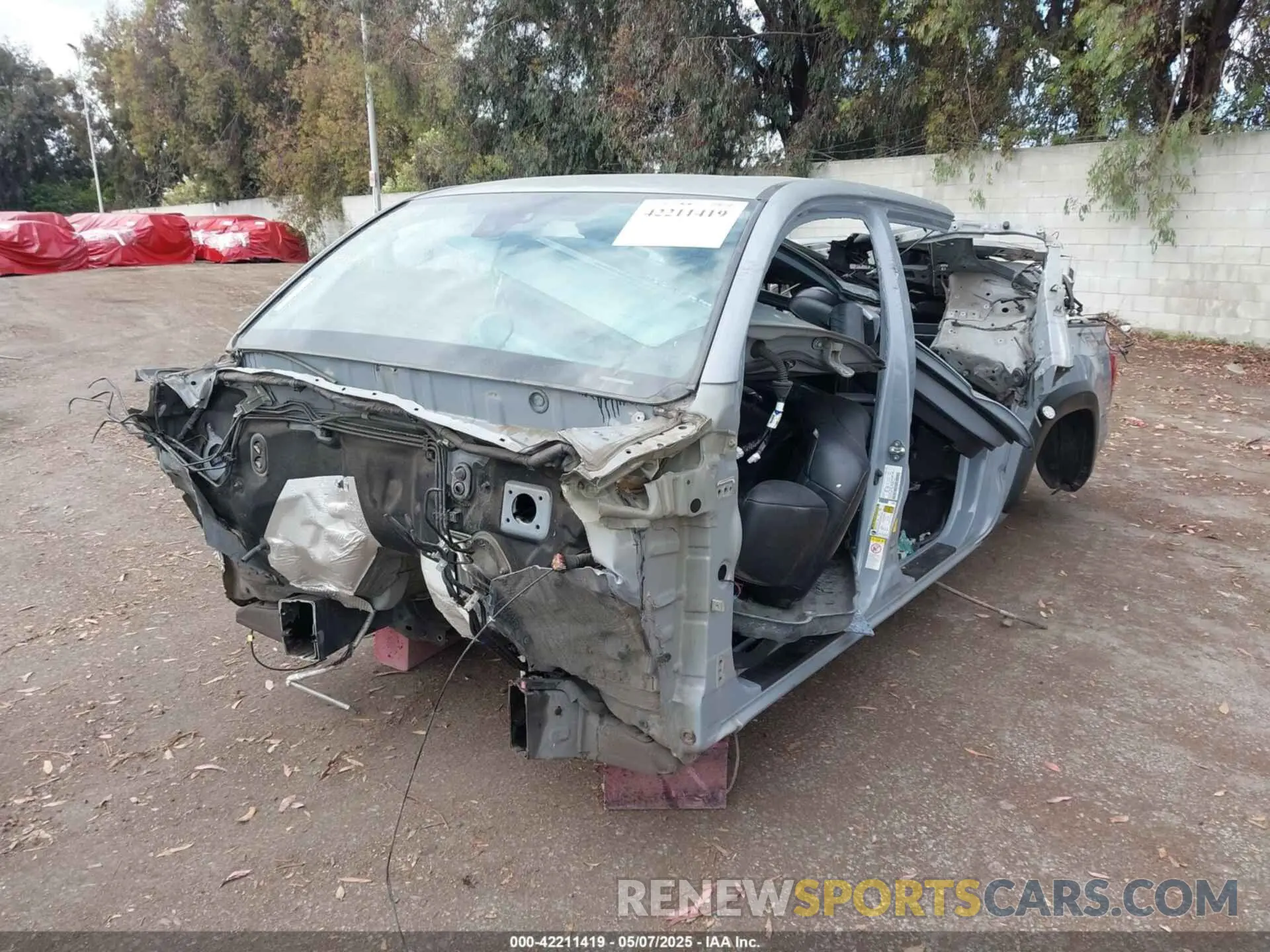 2 fotografías del automóvil dañado 3TMAZ5CN1KM108478 TOYOTA TACOMA 2019