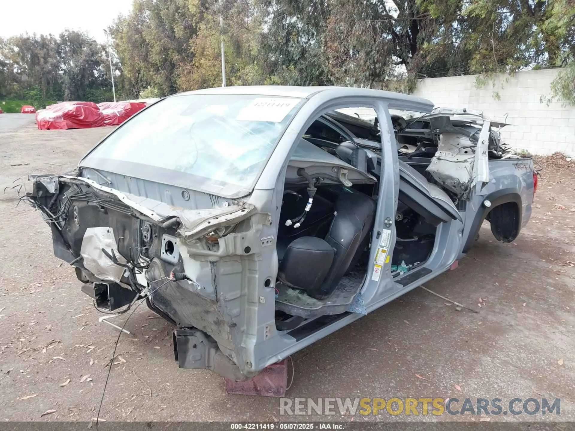 6 fotografías del automóvil dañado 3TMAZ5CN1KM108478 TOYOTA TACOMA 2019