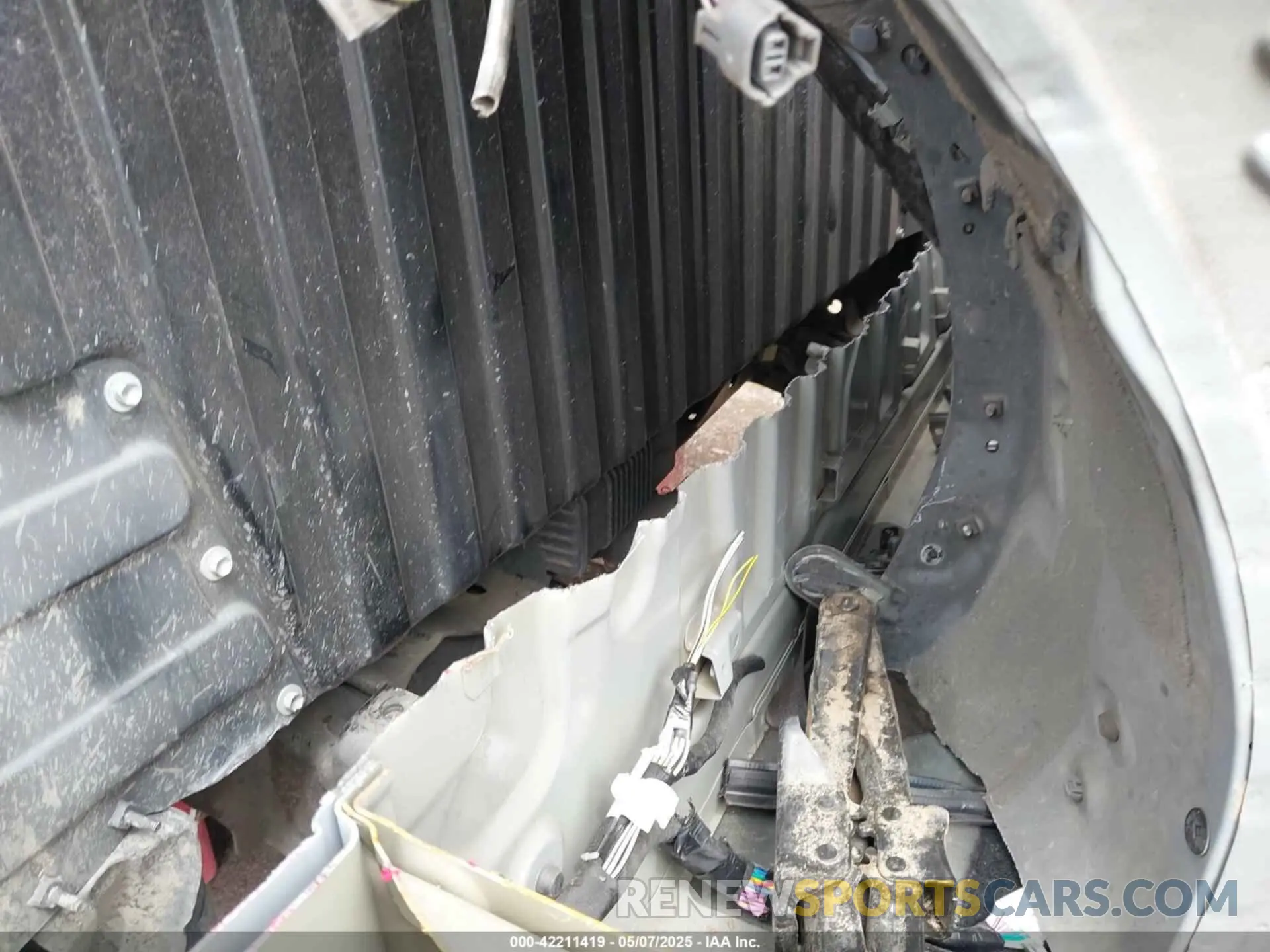 8 fotografías del automóvil dañado 3TMAZ5CN1KM108478 TOYOTA TACOMA 2019