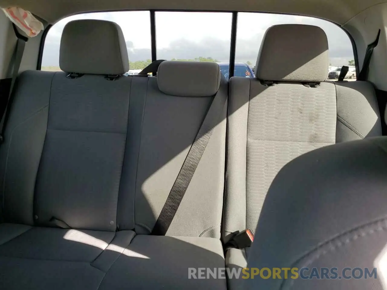 10 fotografías del automóvil dañado 3TMAZ5CN1KM112353 TOYOTA TACOMA 2019