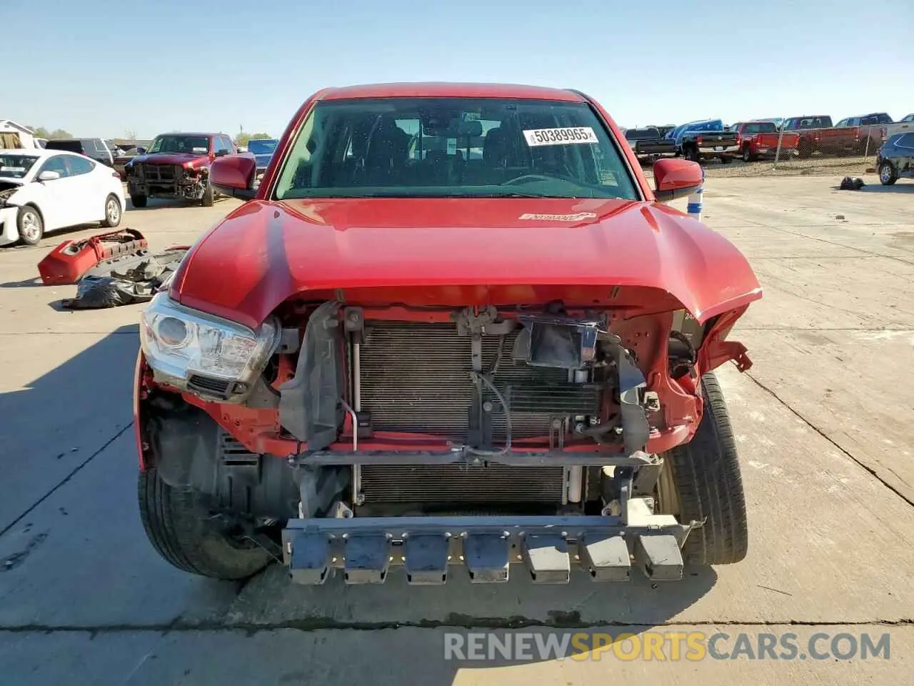 5 fotografías del automóvil dañado 3TMAZ5CN3KM083647 TOYOTA TACOMA 2019