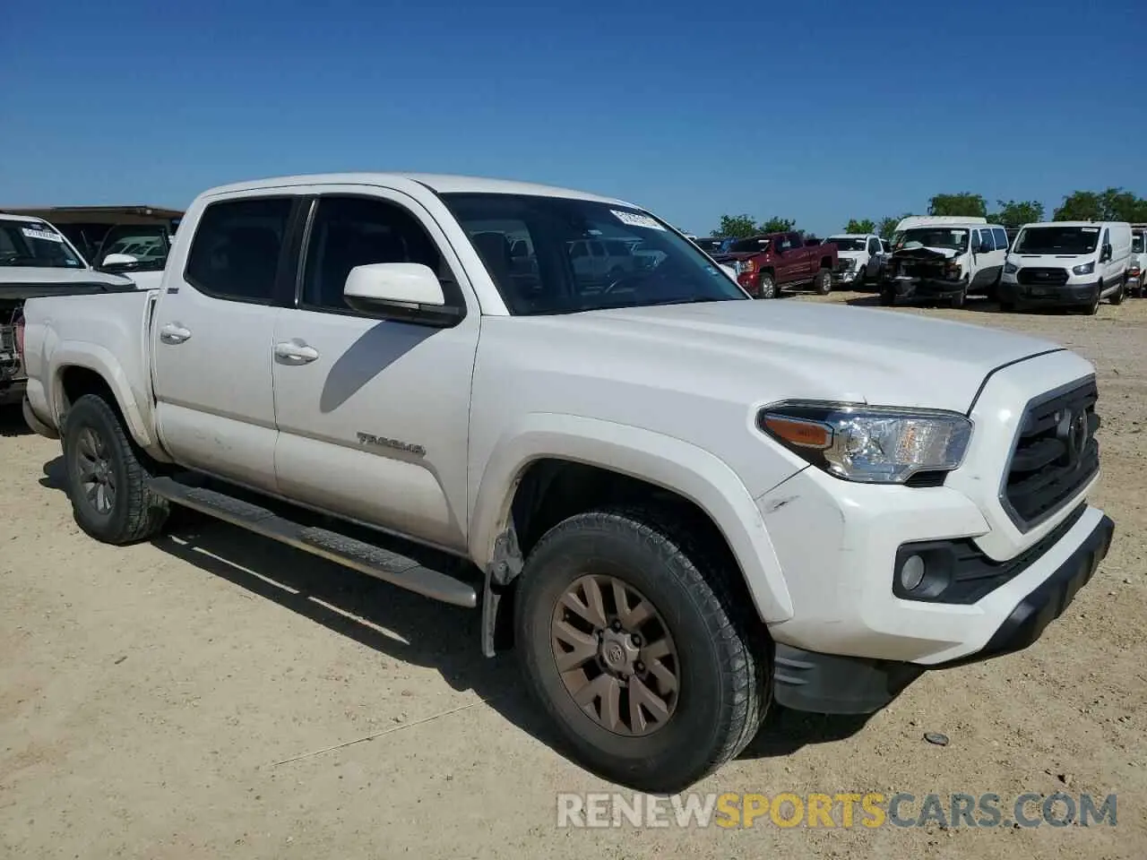 4 fotografías del automóvil dañado 3TMAZ5CN3KM084376 TOYOTA TACOMA 2019