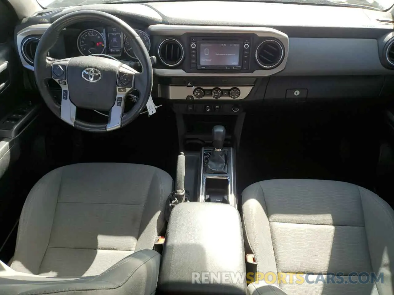 8 fotografías del automóvil dañado 3TMAZ5CN3KM084376 TOYOTA TACOMA 2019