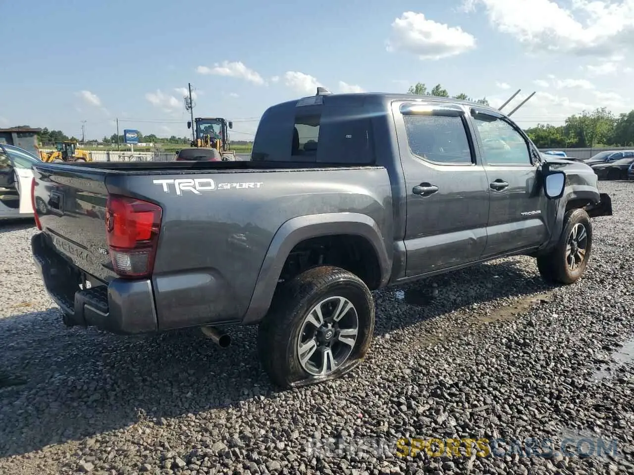 3 fotografías del automóvil dañado 3TMAZ5CN3KM105632 TOYOTA TACOMA 2019