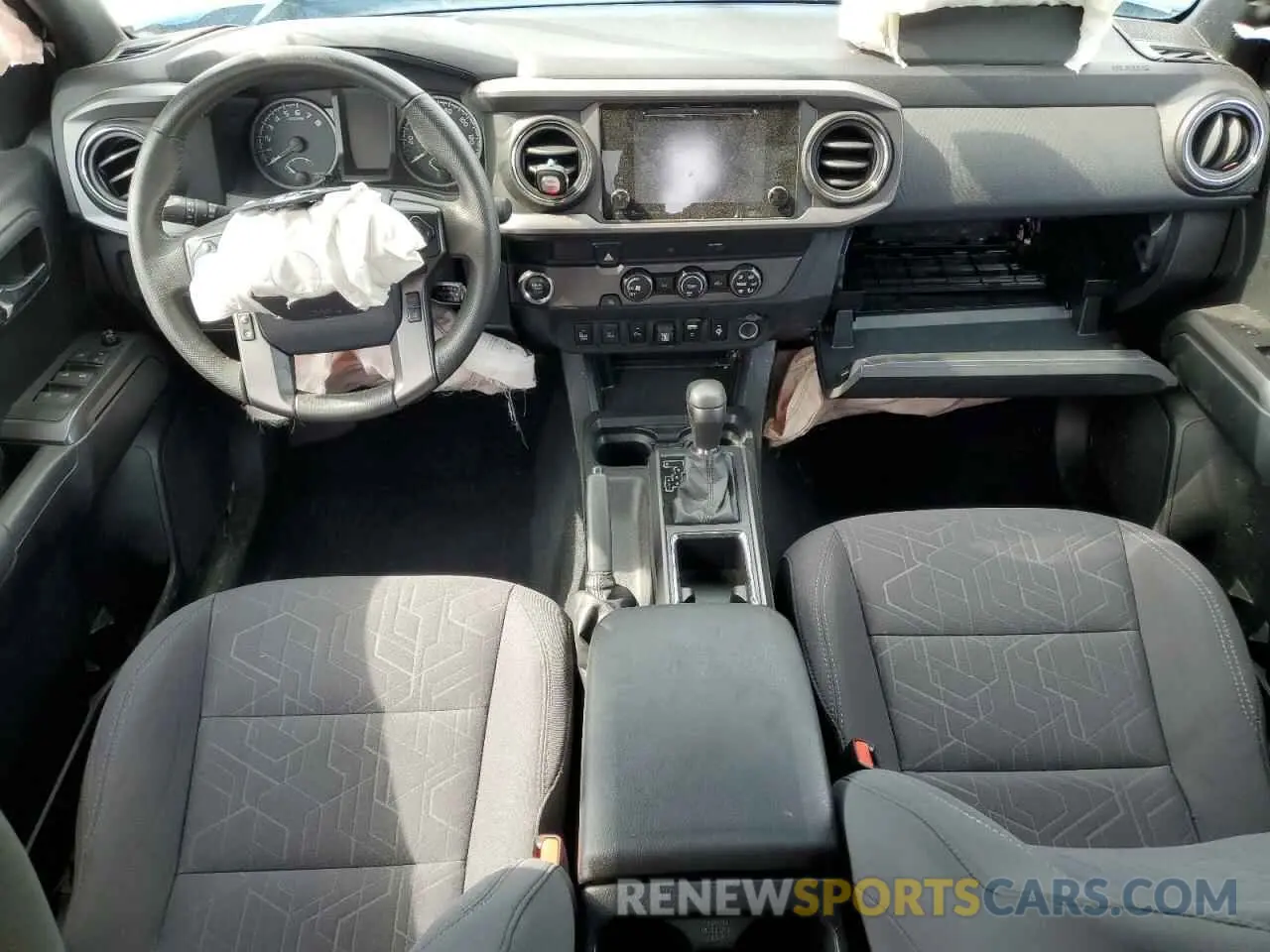 8 fotografías del automóvil dañado 3TMAZ5CN3KM105632 TOYOTA TACOMA 2019