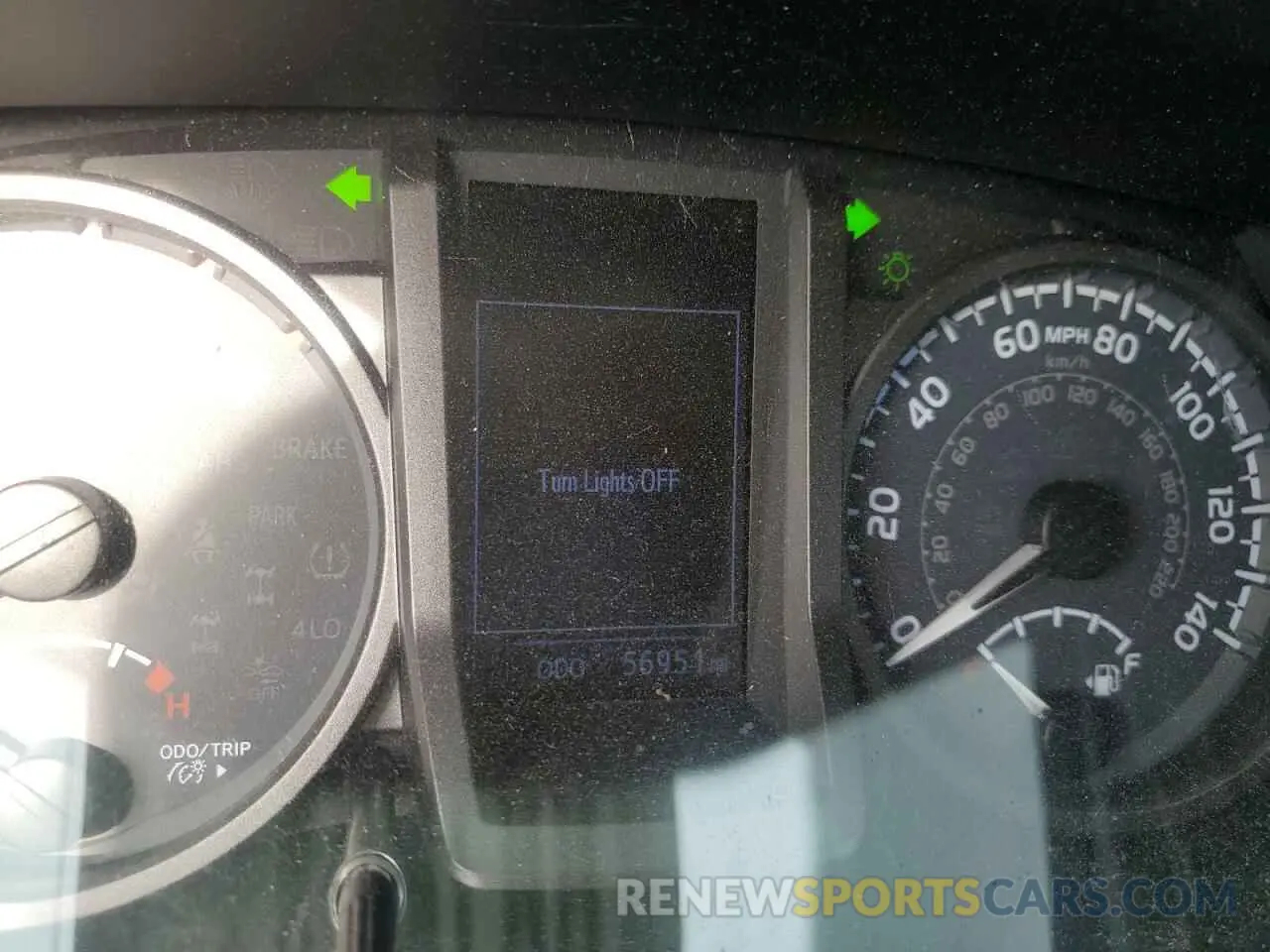 9 fotografías del automóvil dañado 3TMAZ5CN3KM105632 TOYOTA TACOMA 2019