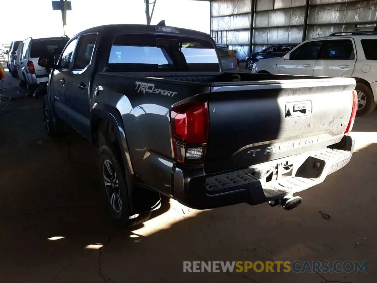 3 fotografías del automóvil dañado 3TMAZ5CN4KM088758 TOYOTA TACOMA 2019