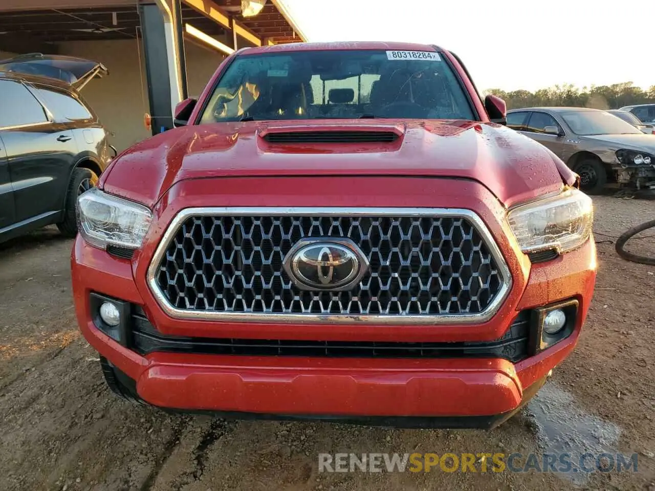 5 fotografías del automóvil dañado 3TMAZ5CN4KM090235 TOYOTA TACOMA 2019