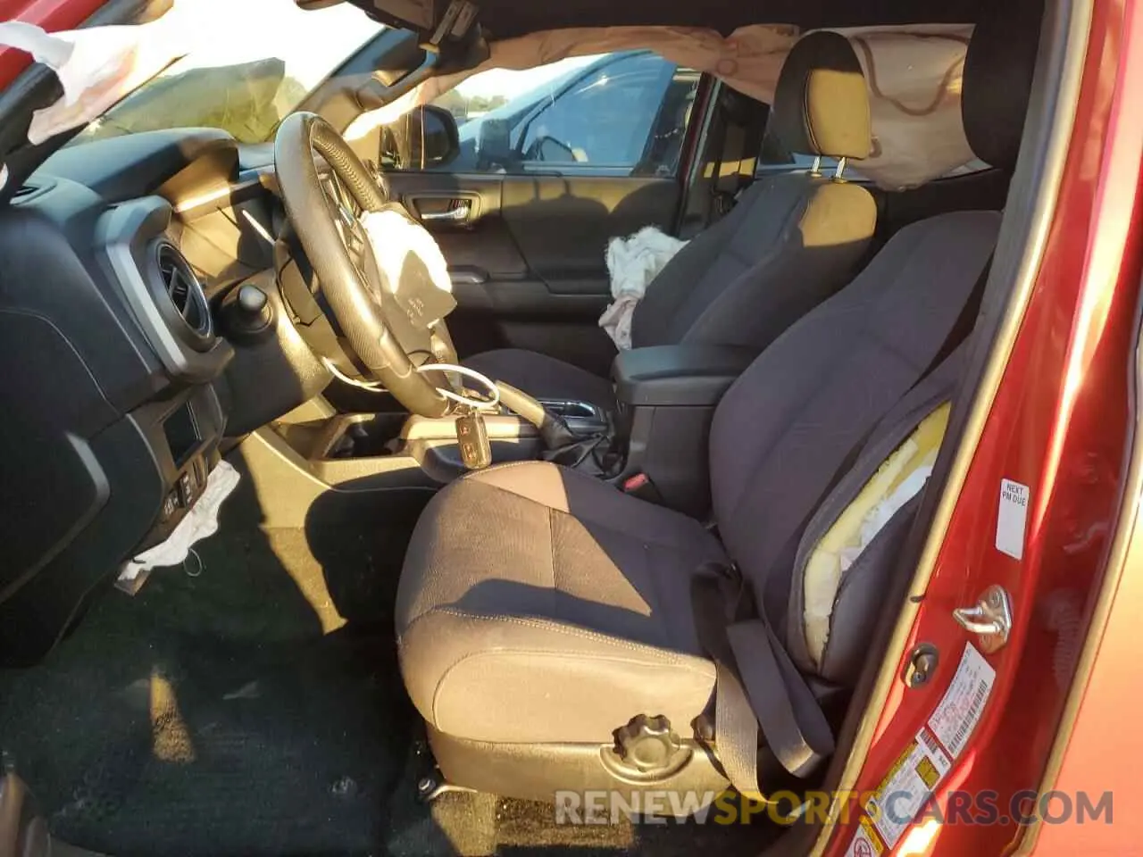 7 fotografías del automóvil dañado 3TMAZ5CN4KM090235 TOYOTA TACOMA 2019