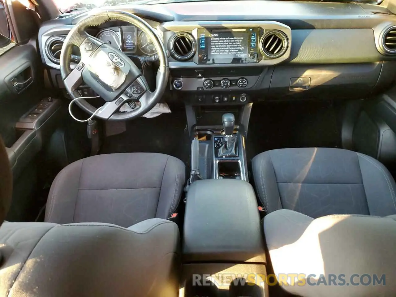 8 fotografías del automóvil dañado 3TMAZ5CN4KM090235 TOYOTA TACOMA 2019