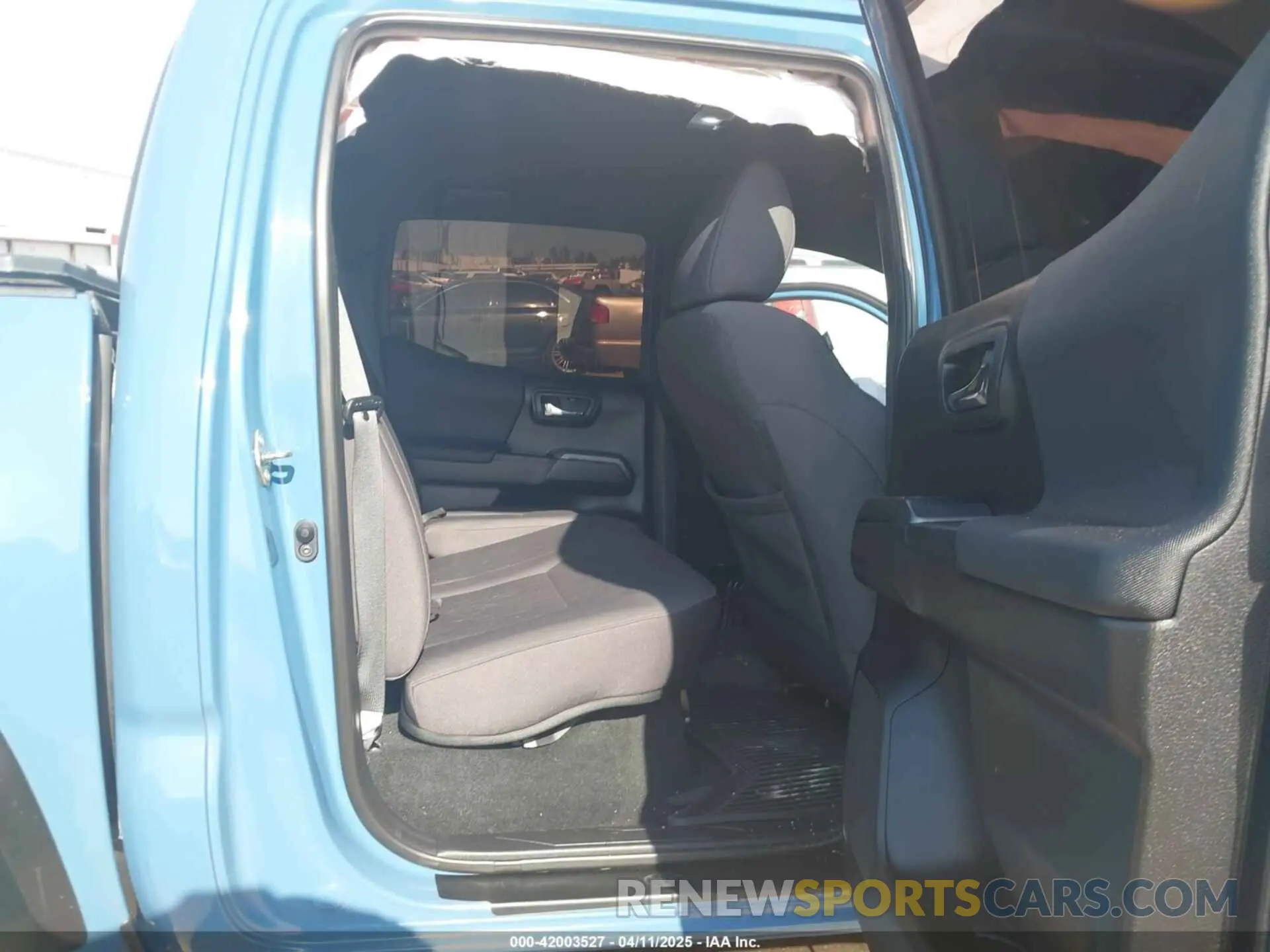 8 fotografías del automóvil dañado 3TMAZ5CN4KM104750 TOYOTA TACOMA 2019