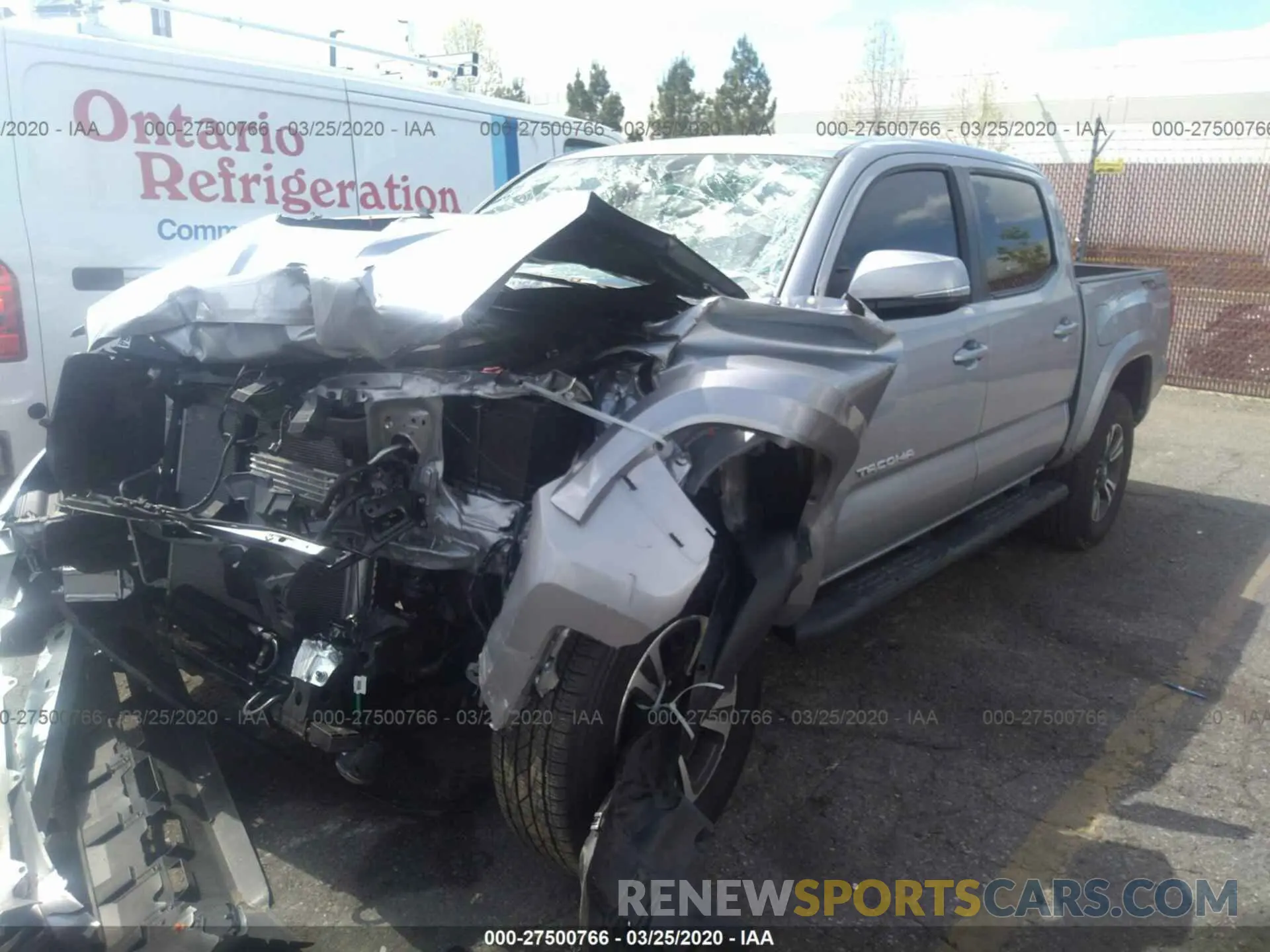 2 fotografías del automóvil dañado 3TMAZ5CN4KM104909 TOYOTA TACOMA 2019