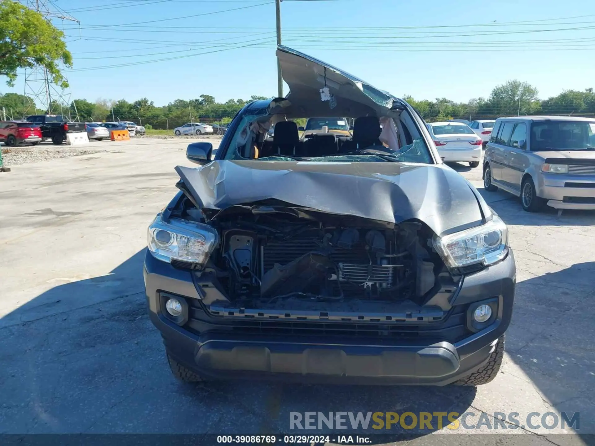 12 fotografías del automóvil dañado 3TMAZ5CN4KM105249 TOYOTA TACOMA 2019