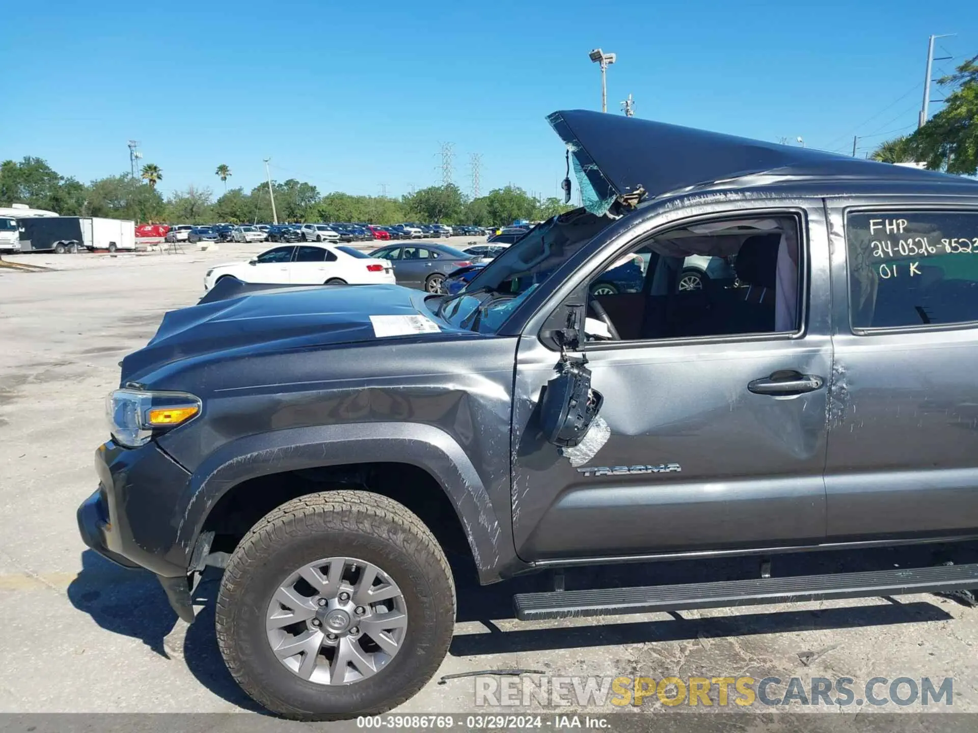 17 fotografías del automóvil dañado 3TMAZ5CN4KM105249 TOYOTA TACOMA 2019