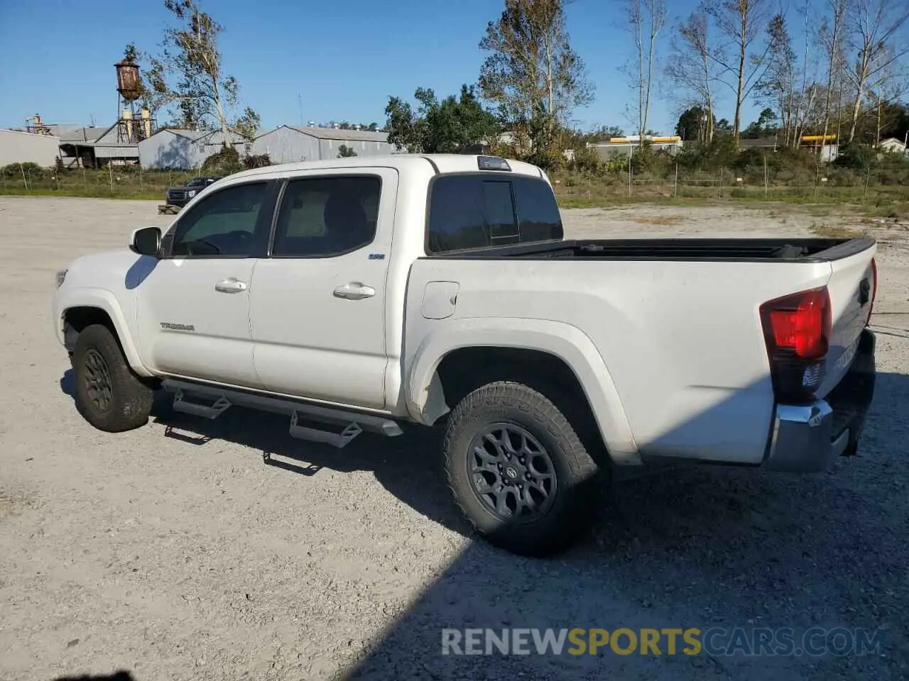 2 fotografías del automóvil dañado 3TMAZ5CN4KM108216 TOYOTA TACOMA 2019