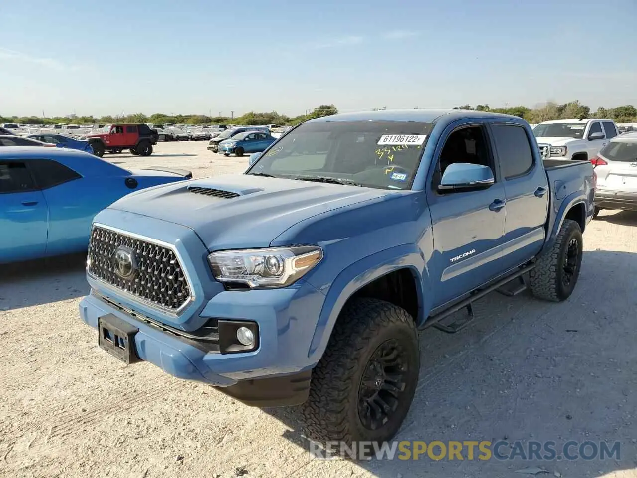 2 fotografías del automóvil dañado 3TMAZ5CN5KM080328 TOYOTA TACOMA 2019