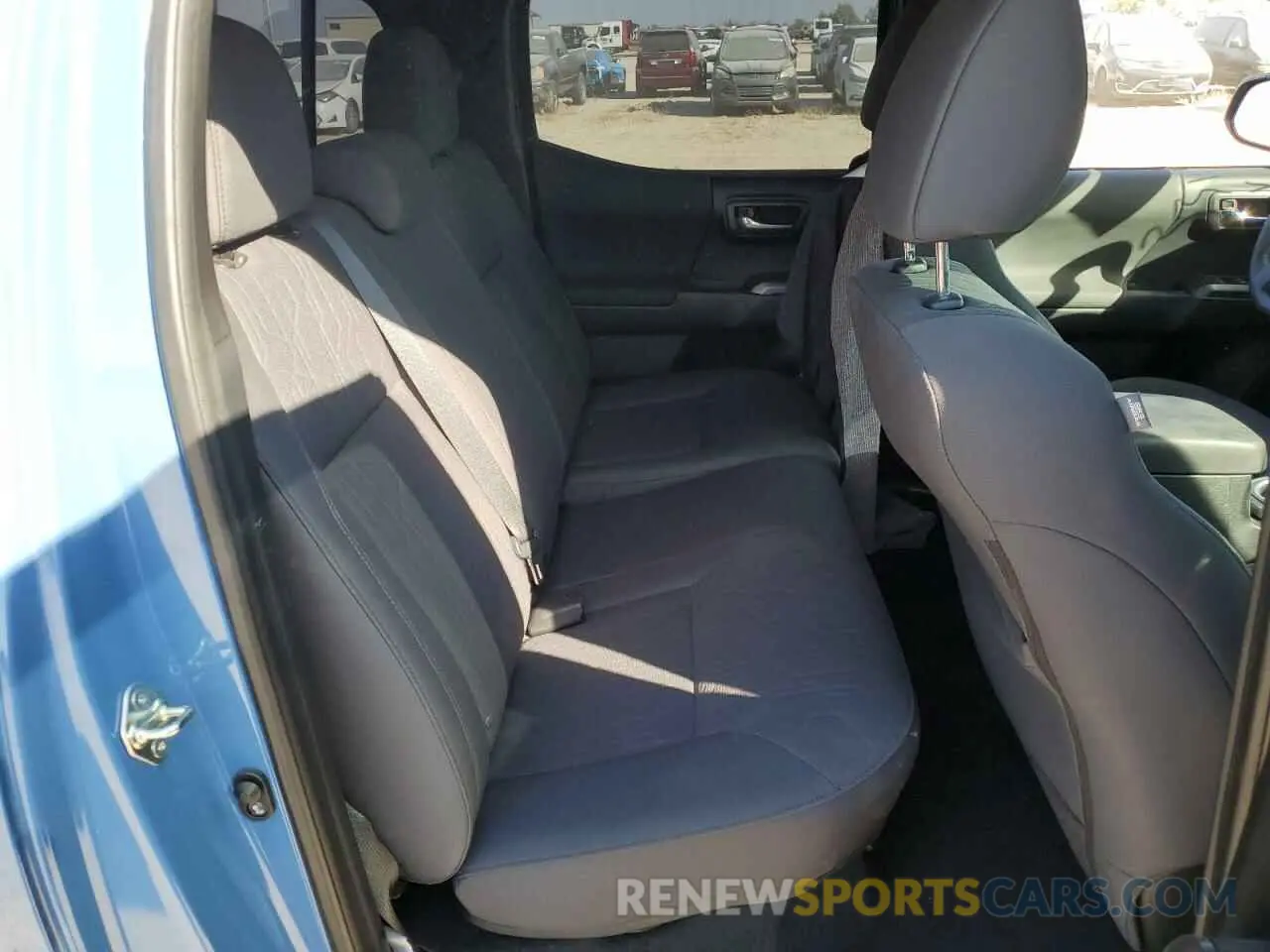 6 fotografías del automóvil dañado 3TMAZ5CN5KM080328 TOYOTA TACOMA 2019