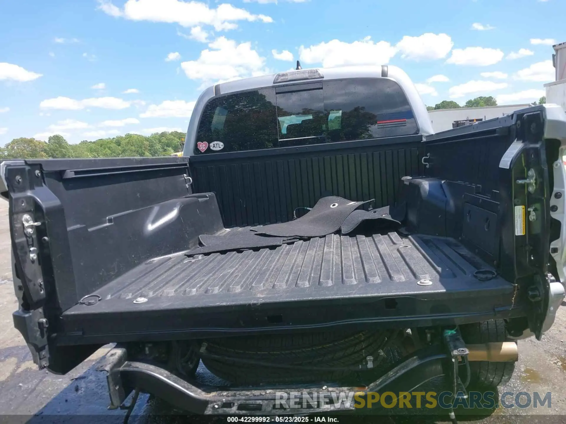 17 fotografías del automóvil dañado 3TMAZ5CN5KM081947 TOYOTA TACOMA 2019