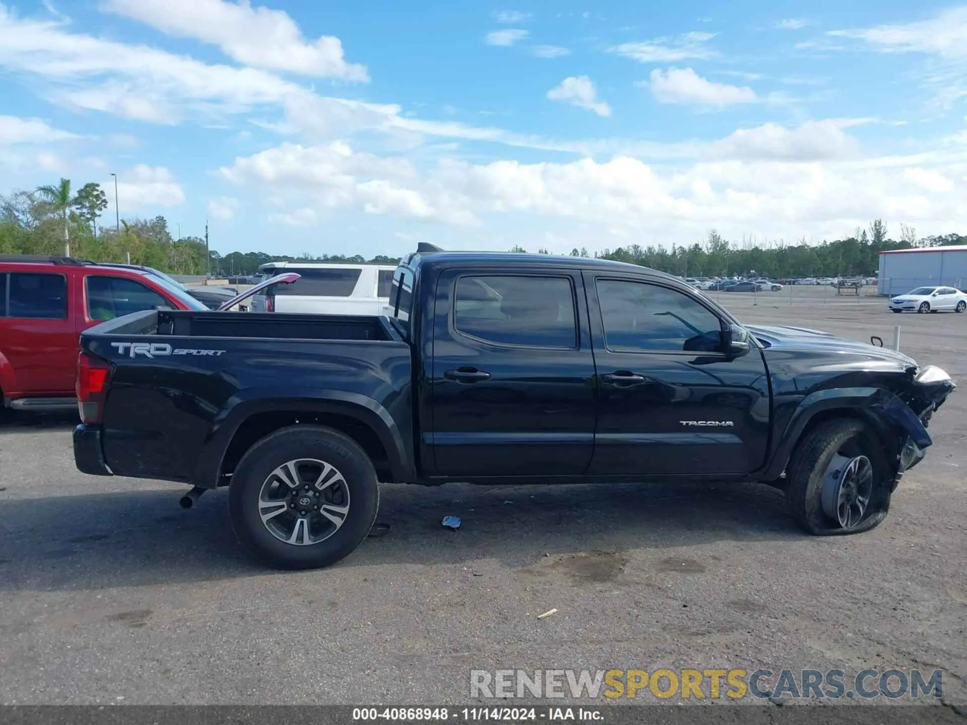 12 fotografías del automóvil dañado 3TMAZ5CN5KM094052 TOYOTA TACOMA 2019