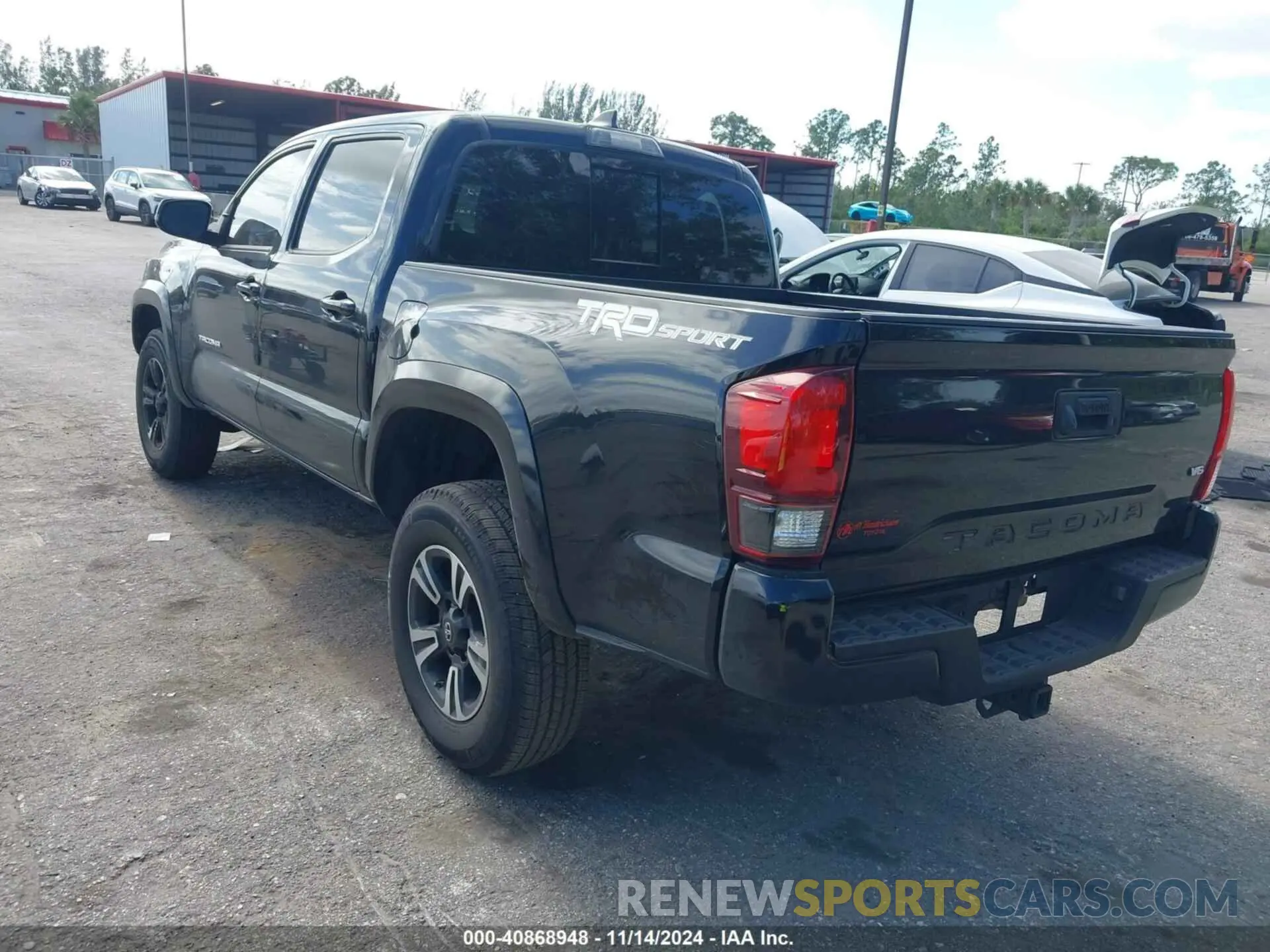 3 fotografías del automóvil dañado 3TMAZ5CN5KM094052 TOYOTA TACOMA 2019